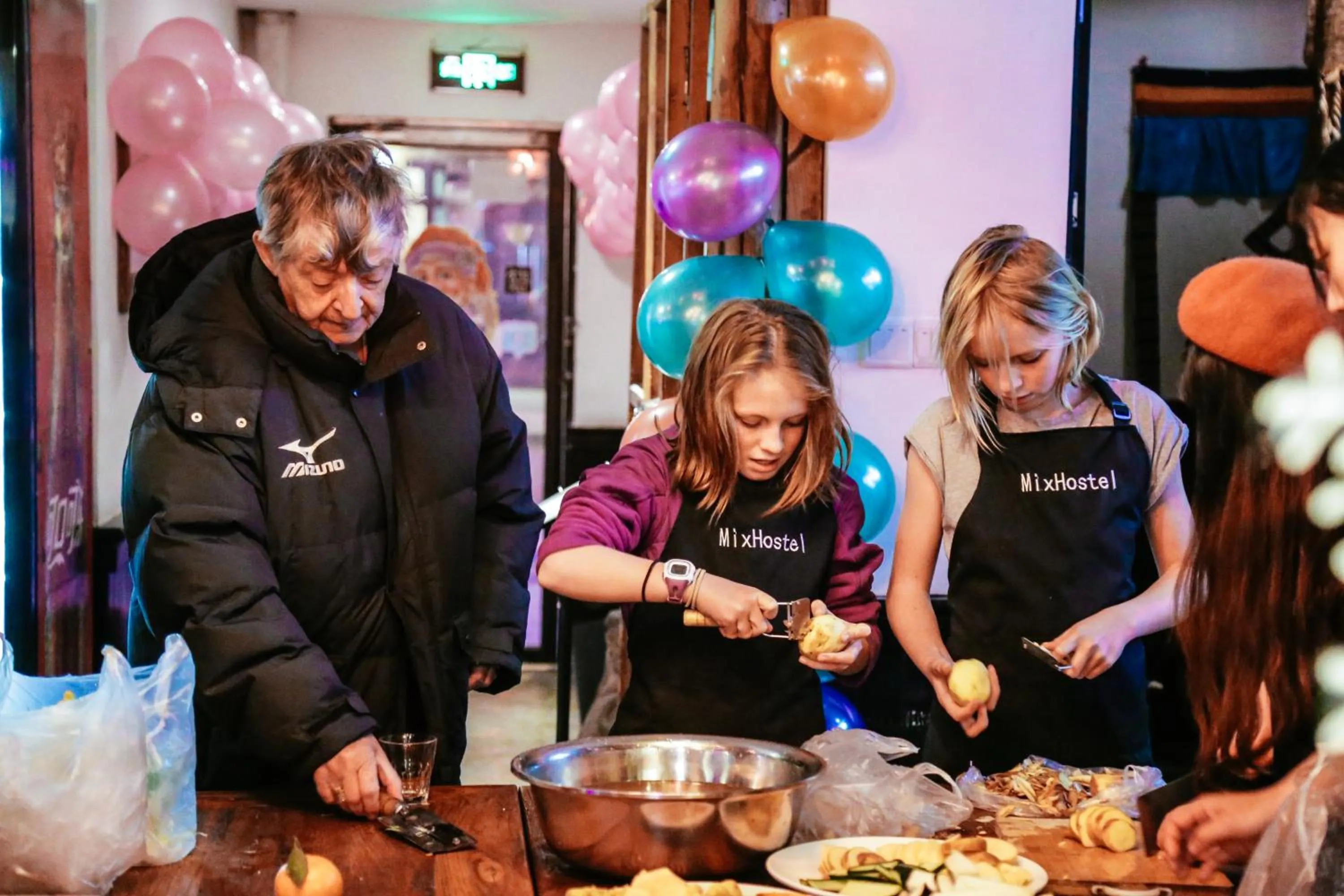 Communal lounge/ TV room in Chengdu Mix Hostel - Next To Wenshu Monastery - Sichuan Style Chill & Social Courtyard House - Free Activities - Friendly English Speaking Staff - Tibet, Panda, Buddha & Snow Mountain Tours