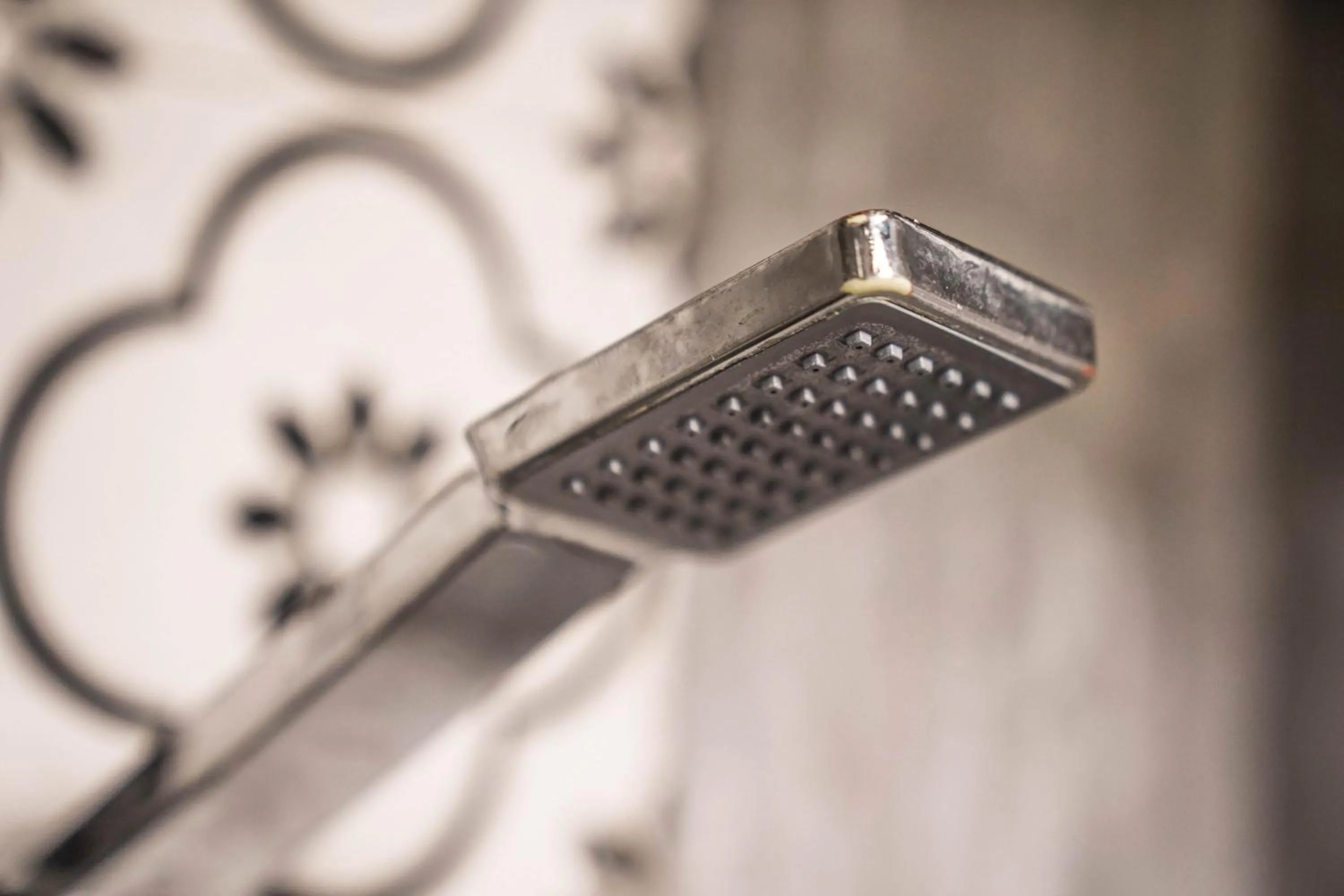 Shower in Chengdu Mix Hostel - Next To Wenshu Monastery - Sichuan Style Chill & Social Courtyard House - Free Activities - Friendly English Speaking Staff - Tibet, Panda, Buddha & Snow Mountain Tours