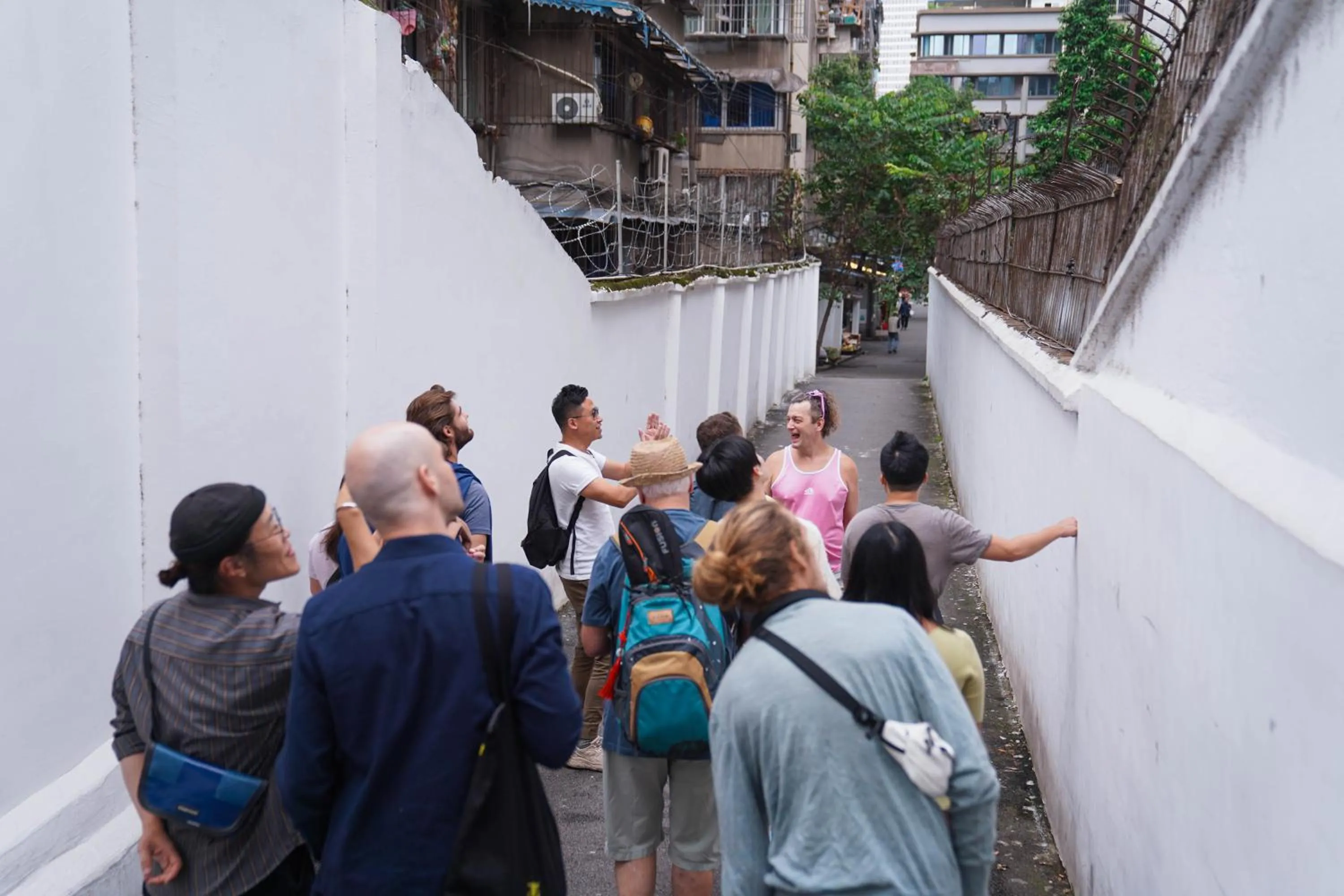Hiking in Chengdu Mix Hostel - Next To Wenshu Monastery - Sichuan Style Chill & Social Courtyard House - Free Activities - Friendly English Speaking Staff - Tibet, Panda, Buddha & Snow Mountain Tours