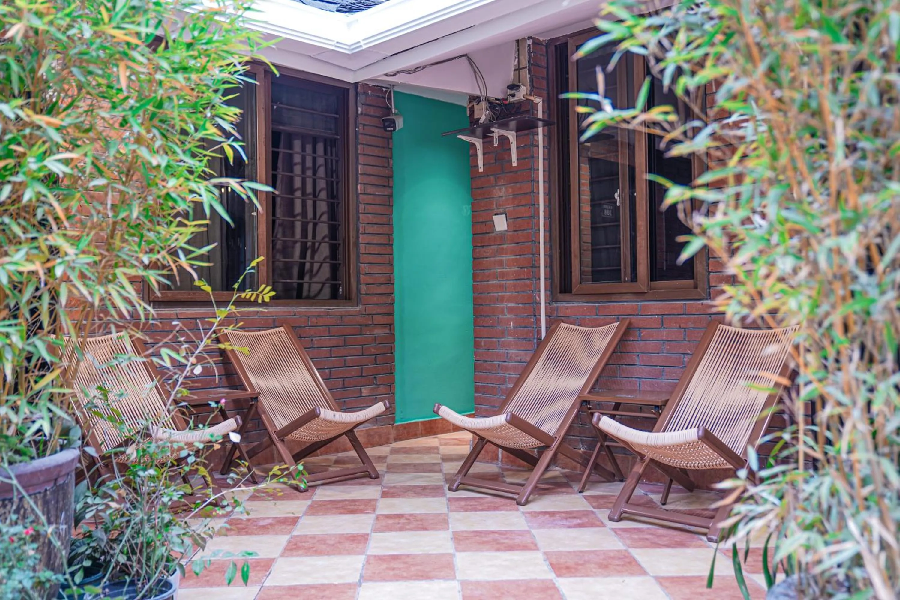 Patio in POSHPACKER - Chengdu Mix Hostel - Cicada Zen Yard