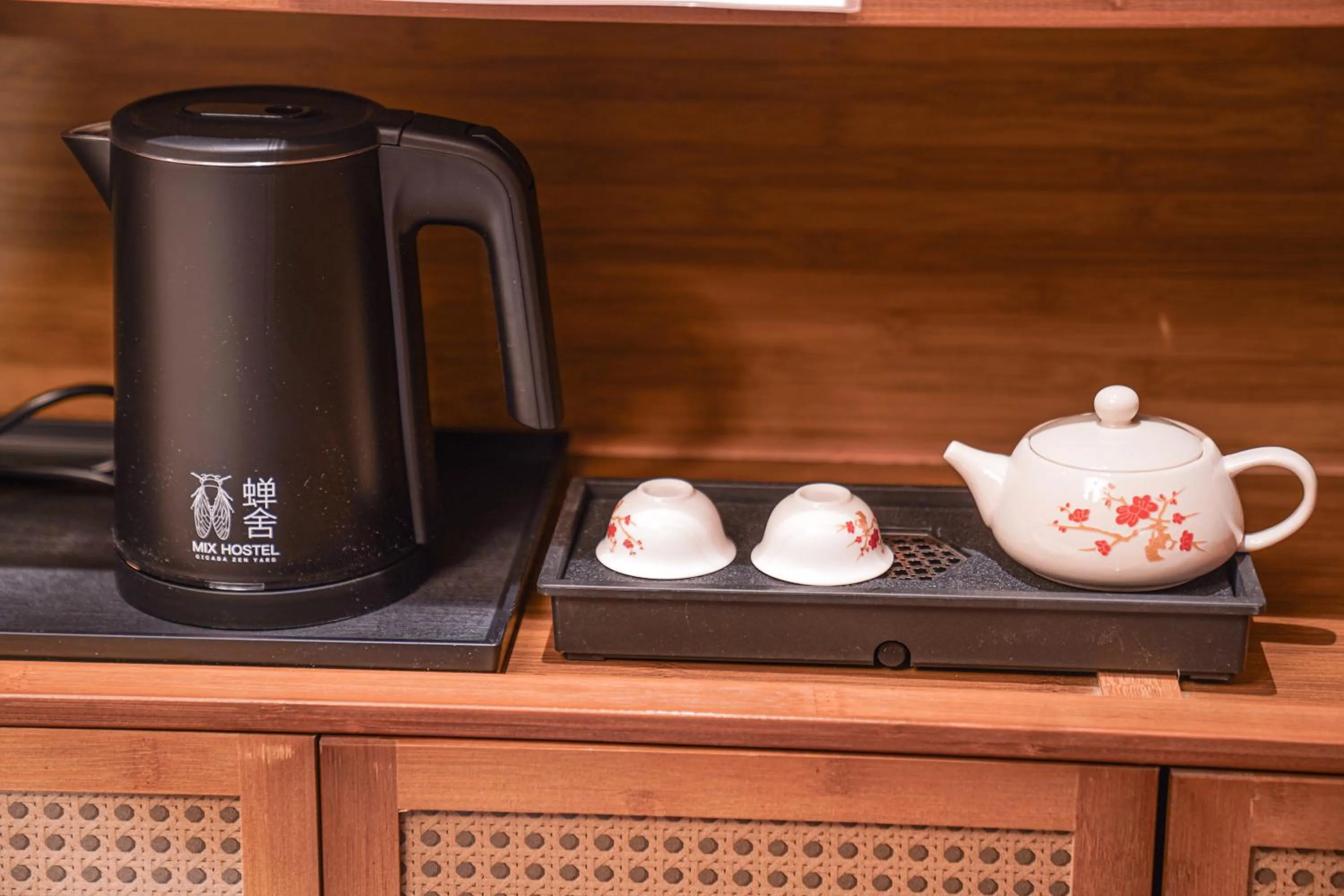 Coffee/tea facilities in POSHPACKER - Chengdu Mix Hostel - Cicada Zen Yard