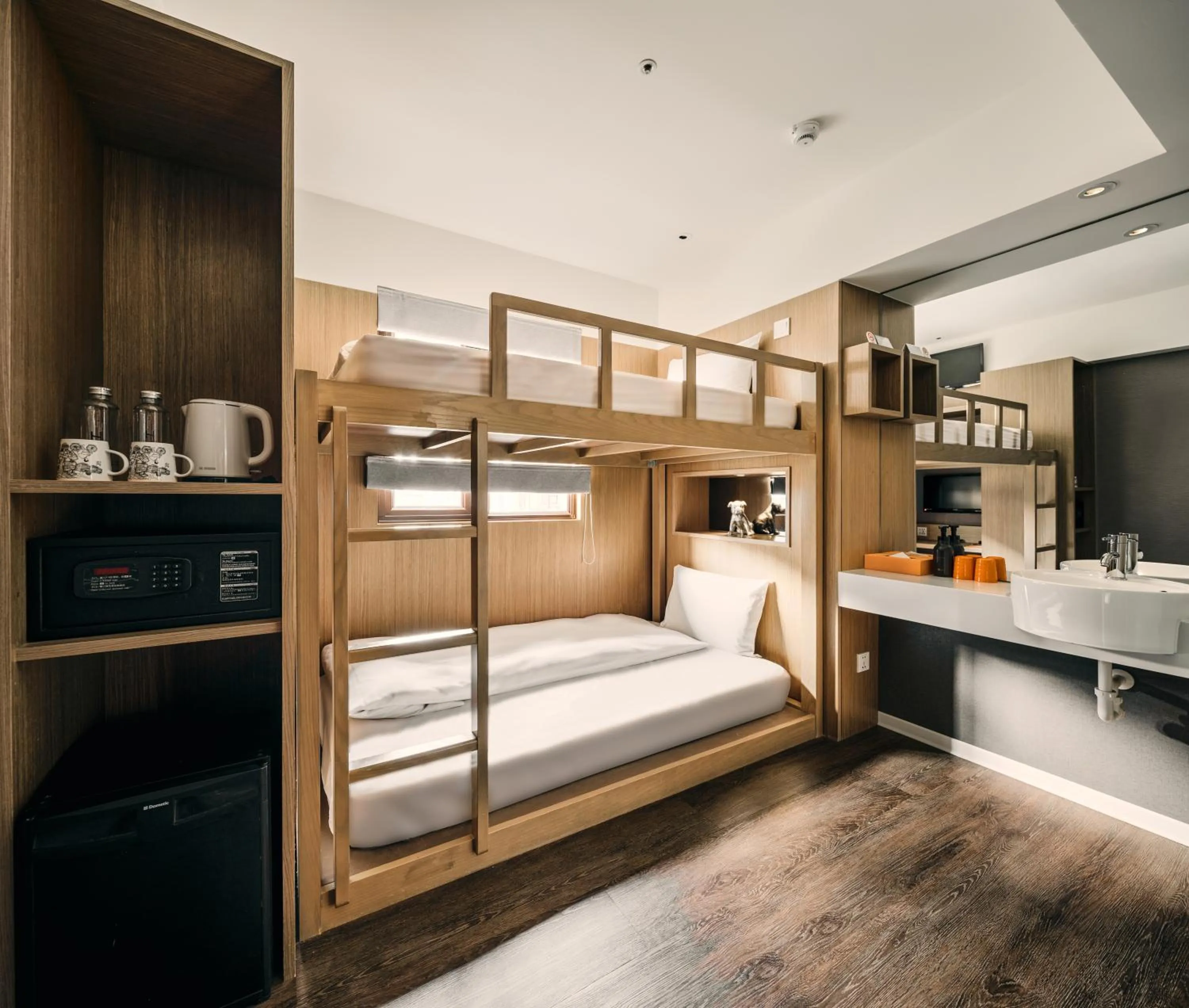 Photo of the whole room, Bed in Orange Hotel - Ximen, Taipei