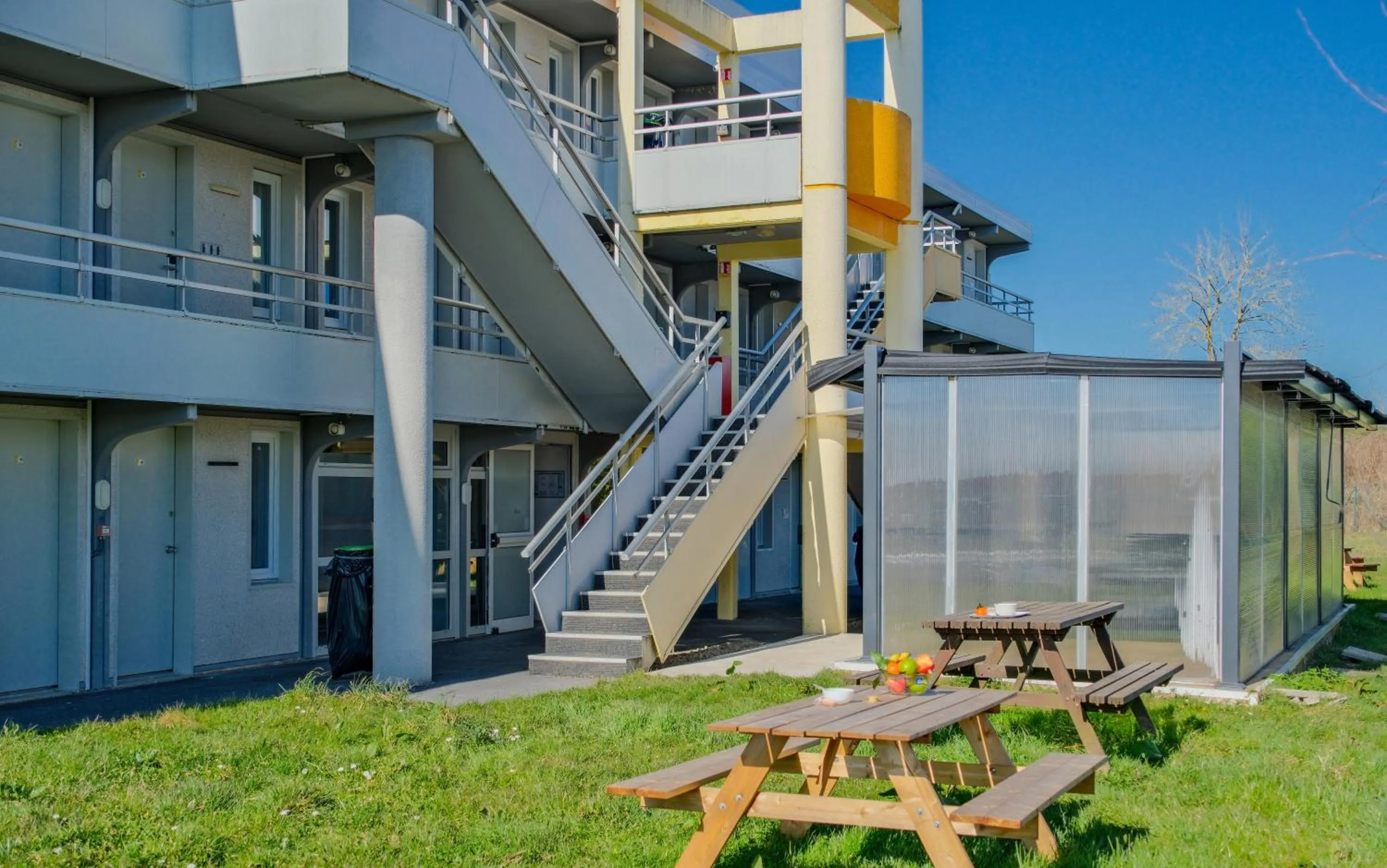 Garden in Classic Hôtel - Fontenay-Trésigny