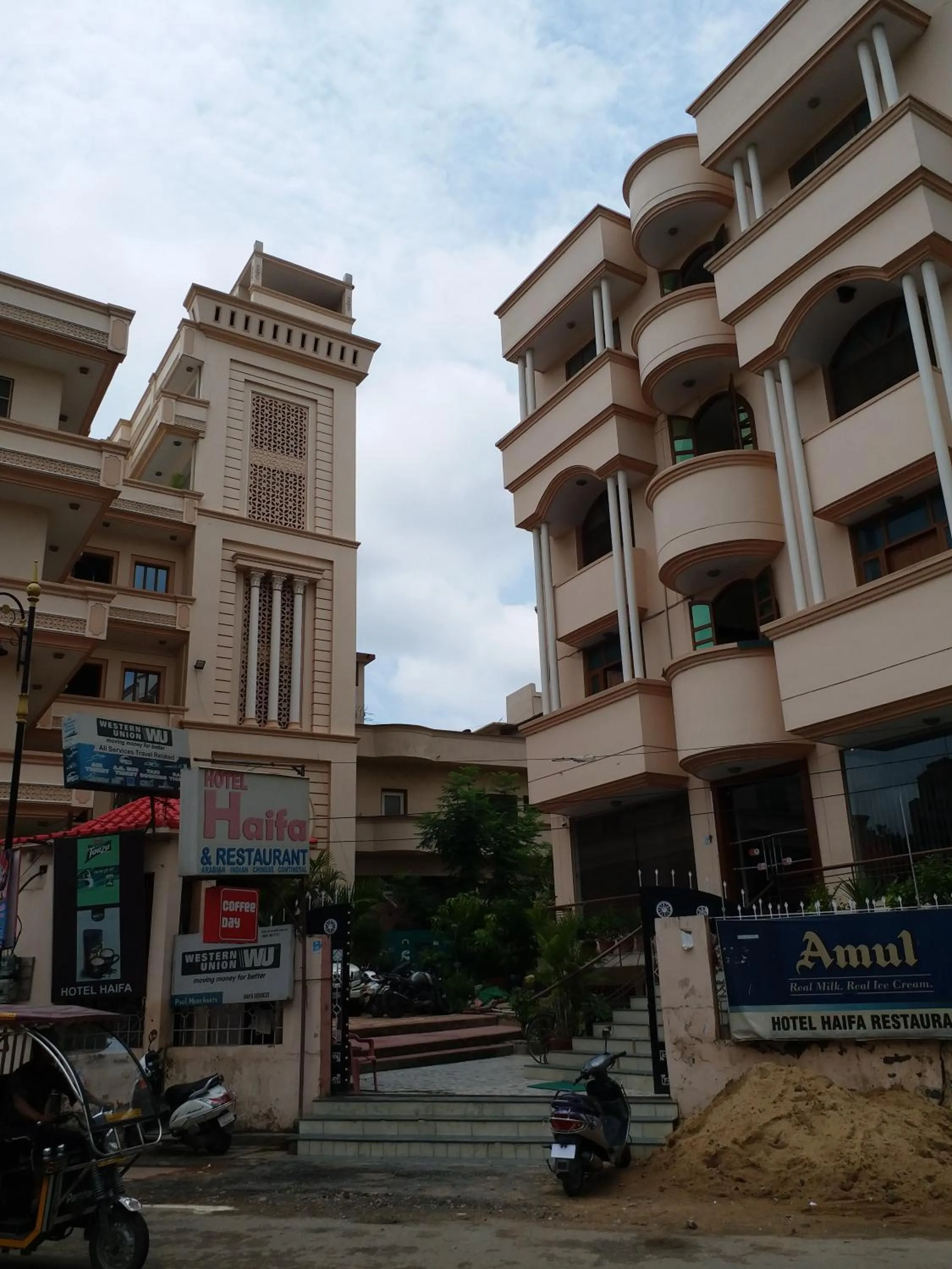 Property building in HOTEL HAIFA