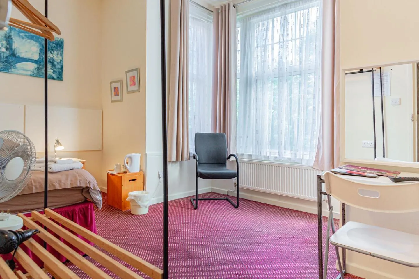 Bedroom, Bed in City Centre Guest House