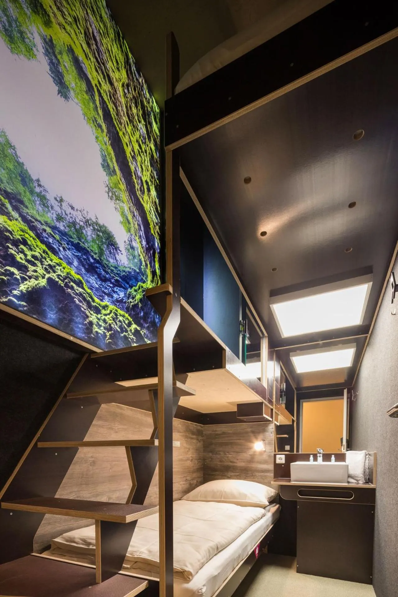 Photo of the whole room, Bed in BoxHotel Hannover