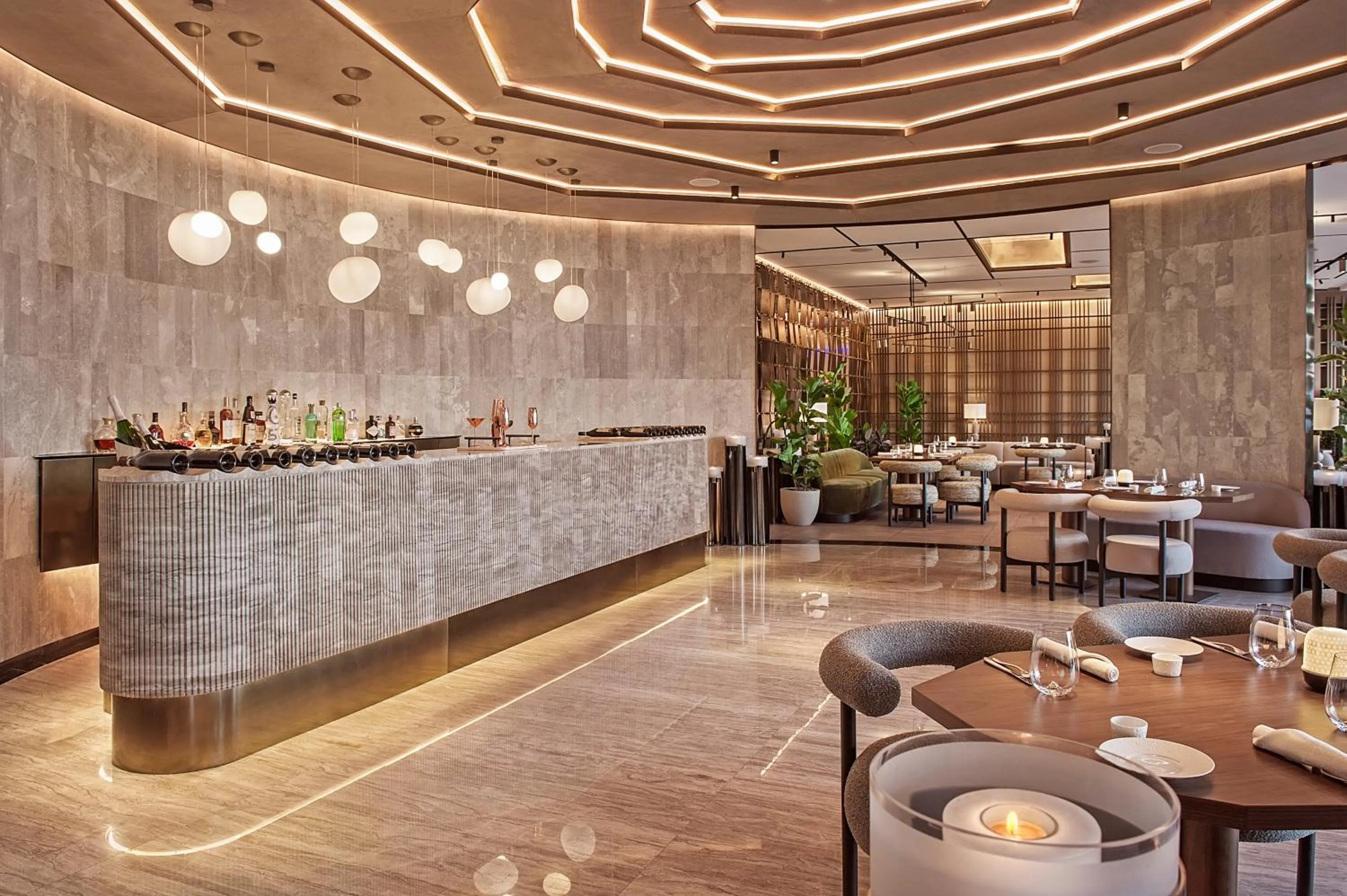 Restaurant/places to eat in Four Seasons Hotel