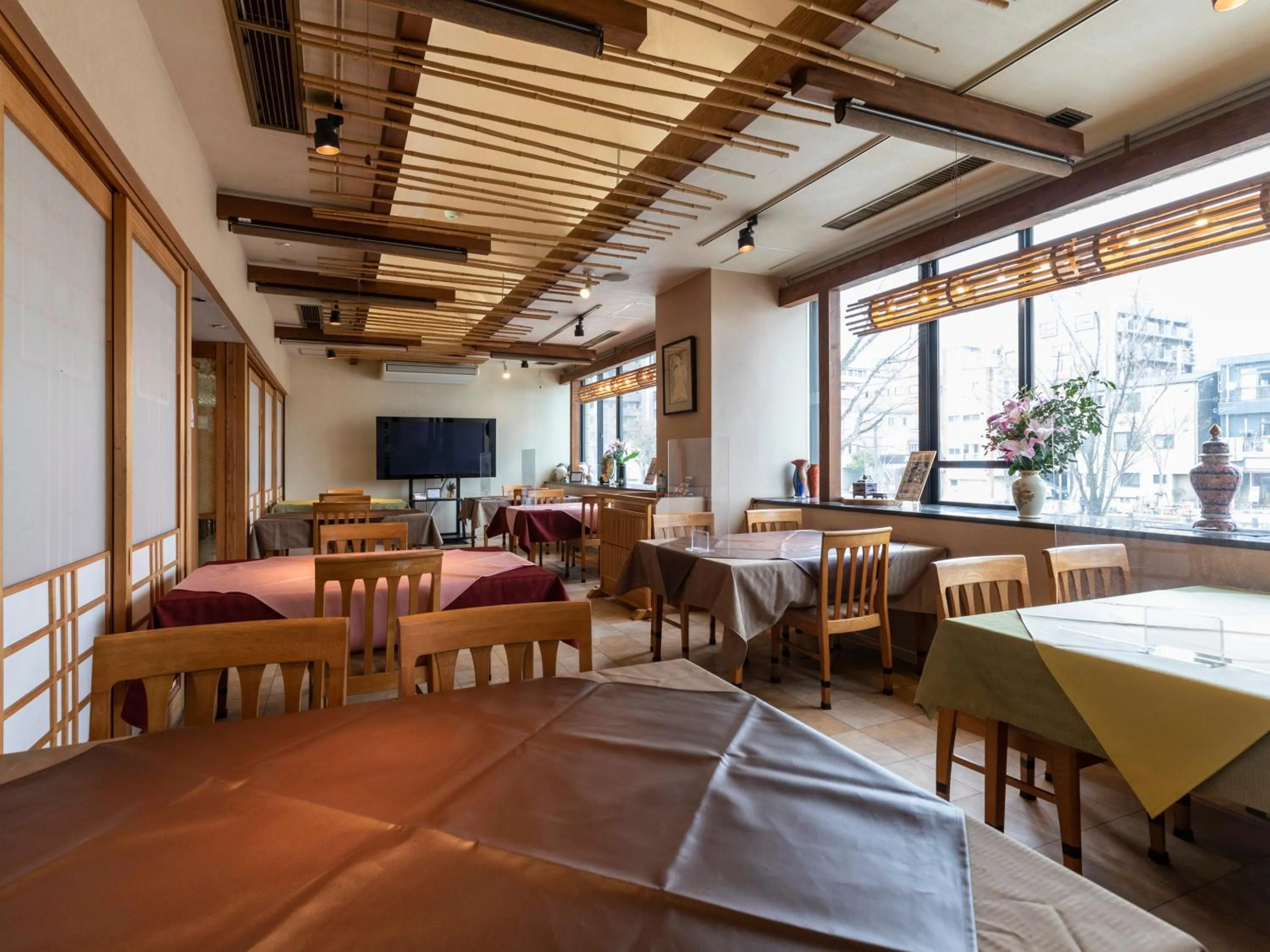 Restaurant/places to eat in Aqua Garden Hotel Fukumaru