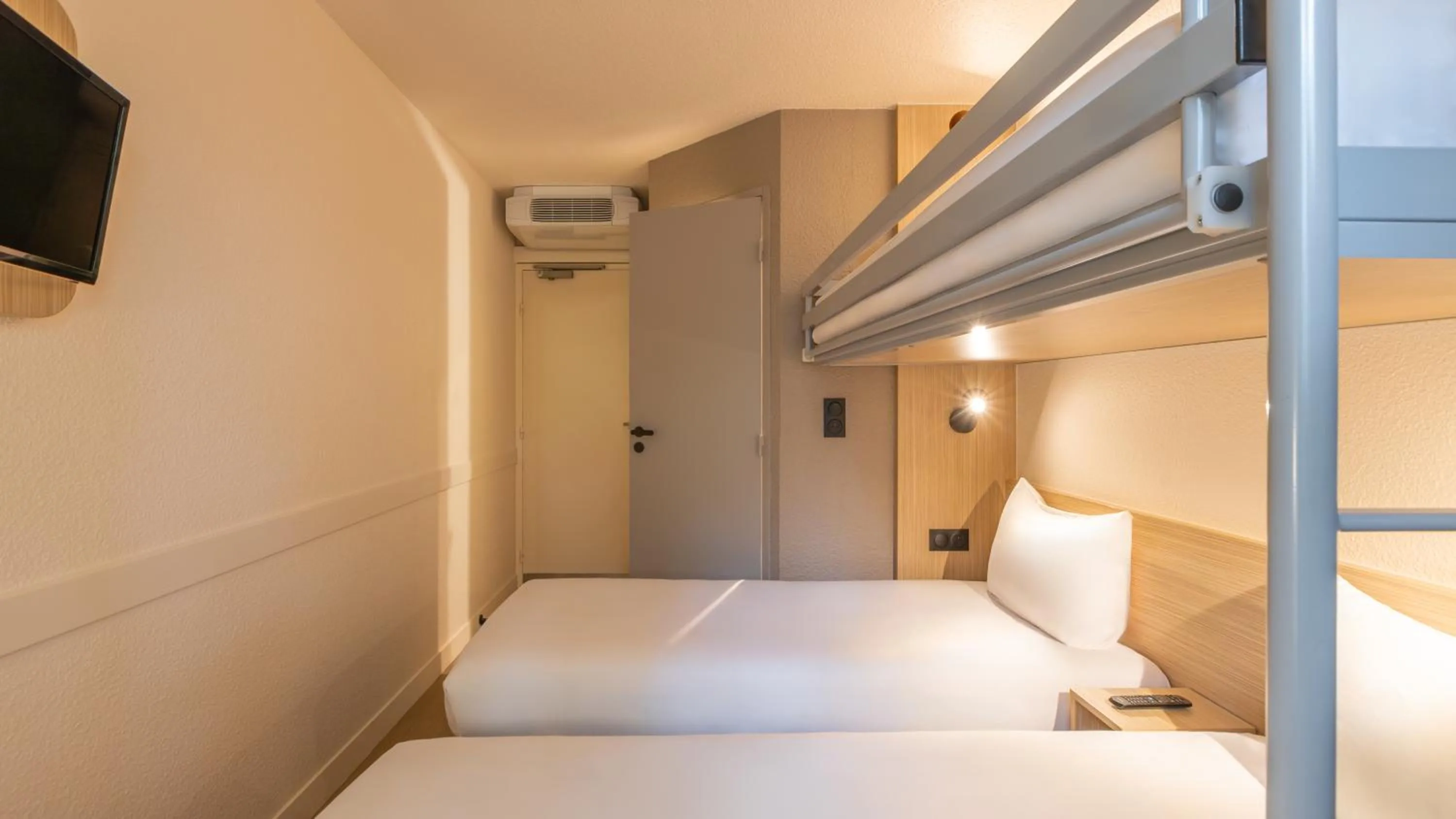 Bed in Premiere Classe Marne La Vallee - Saint Thibault Des Vignes