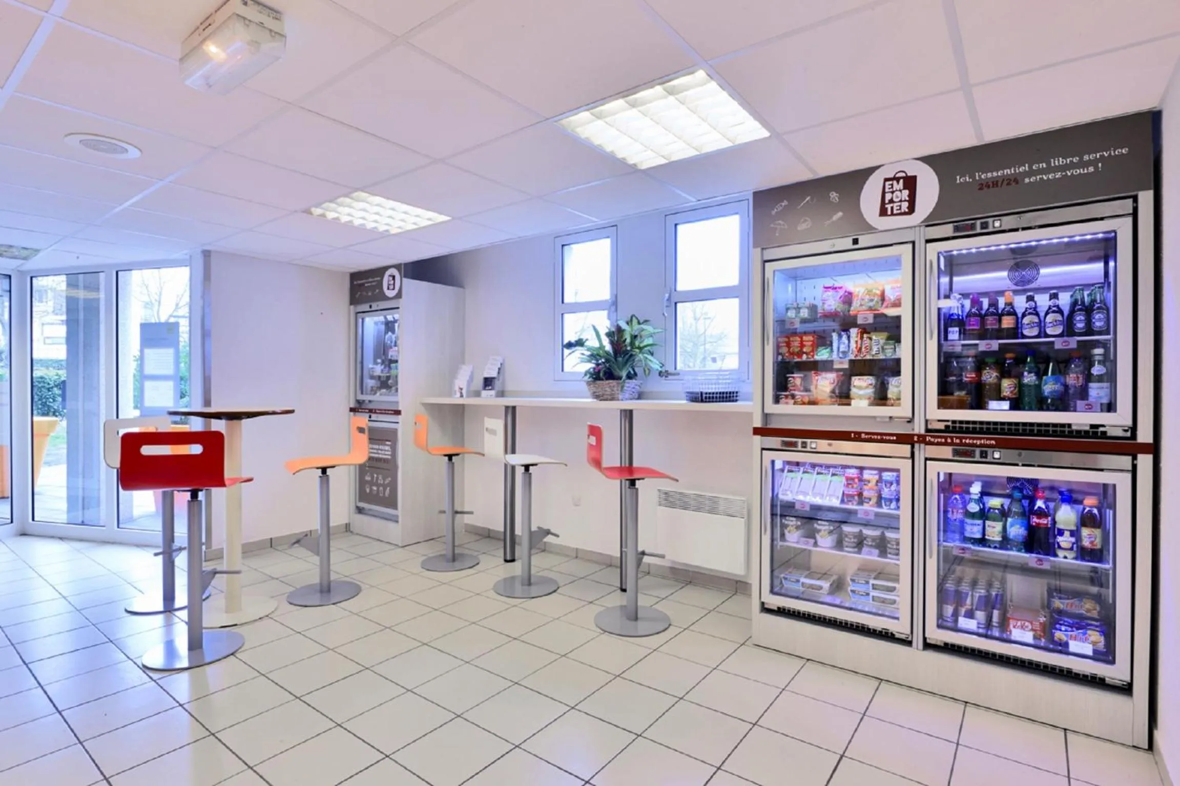 Food and drinks in Premiere Classe Marne La Vallee - Saint Thibault Des Vignes