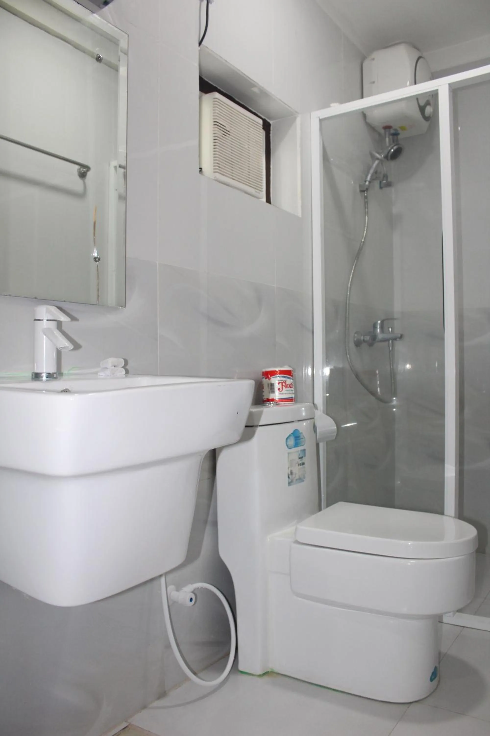 Bathroom in Green Grass Hotel & Restaurant