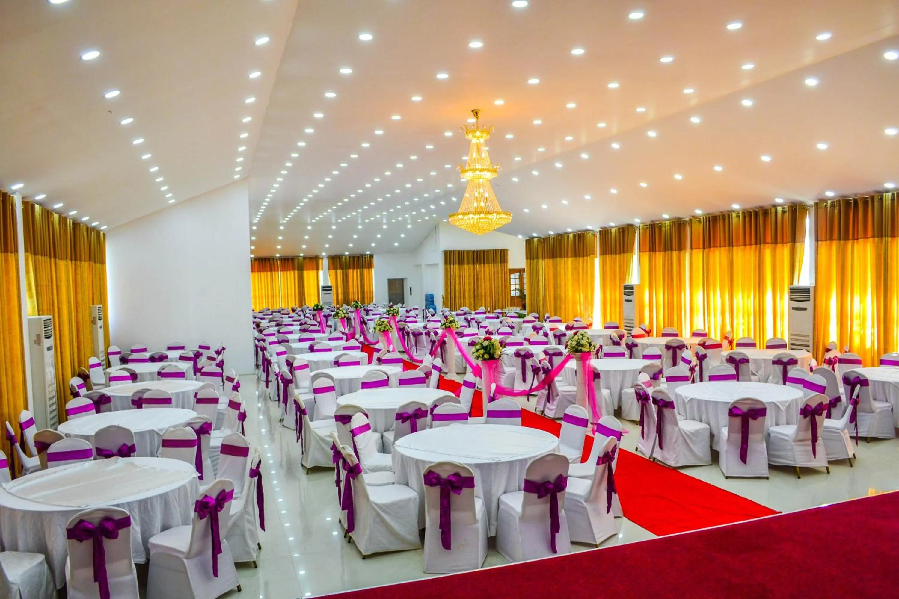Banquet/Function facilities in Green Grass Hotel & Restaurant