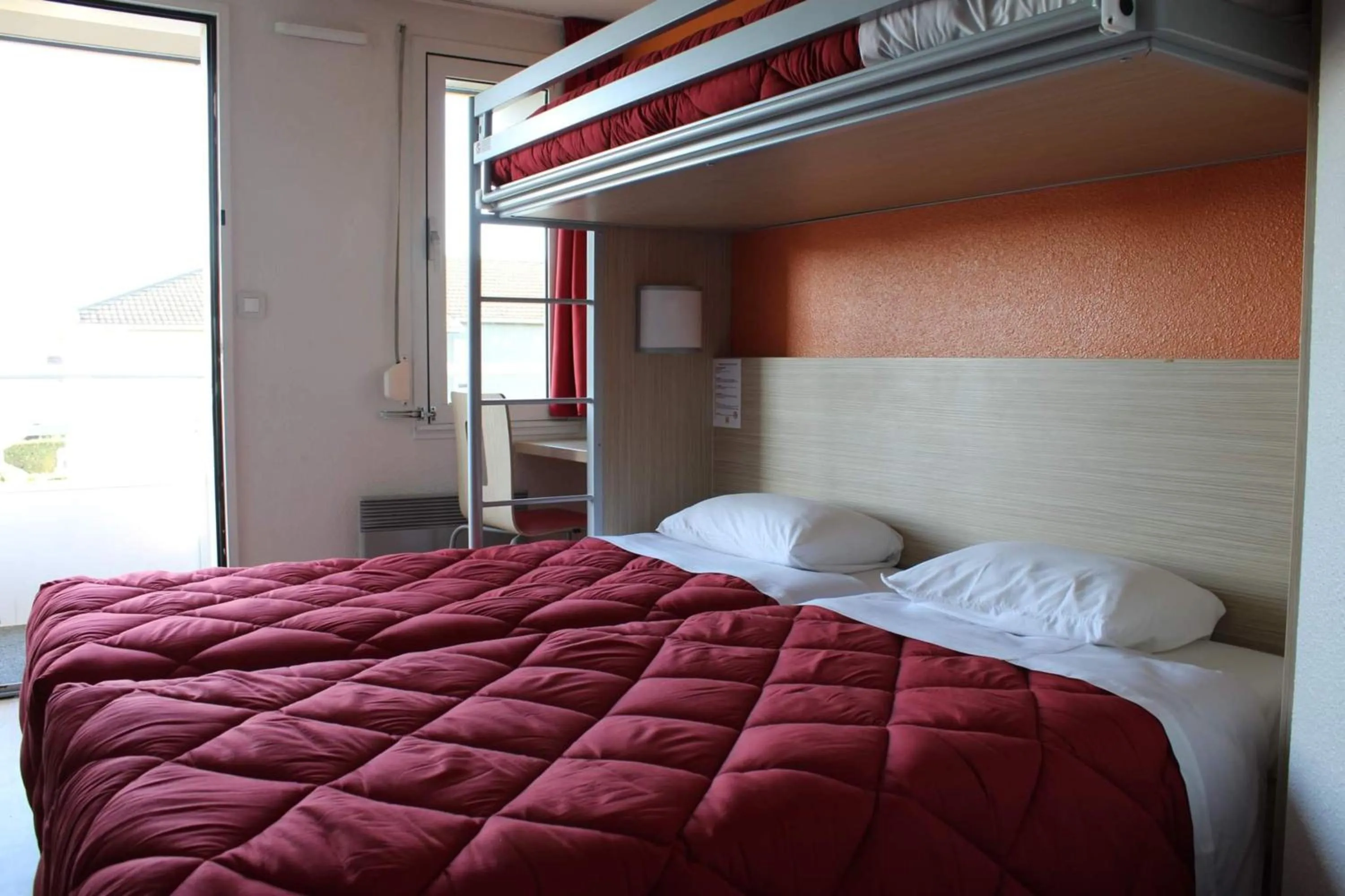 Bedroom, Bed in Première Classe Clermont-Ferrand Aubière
