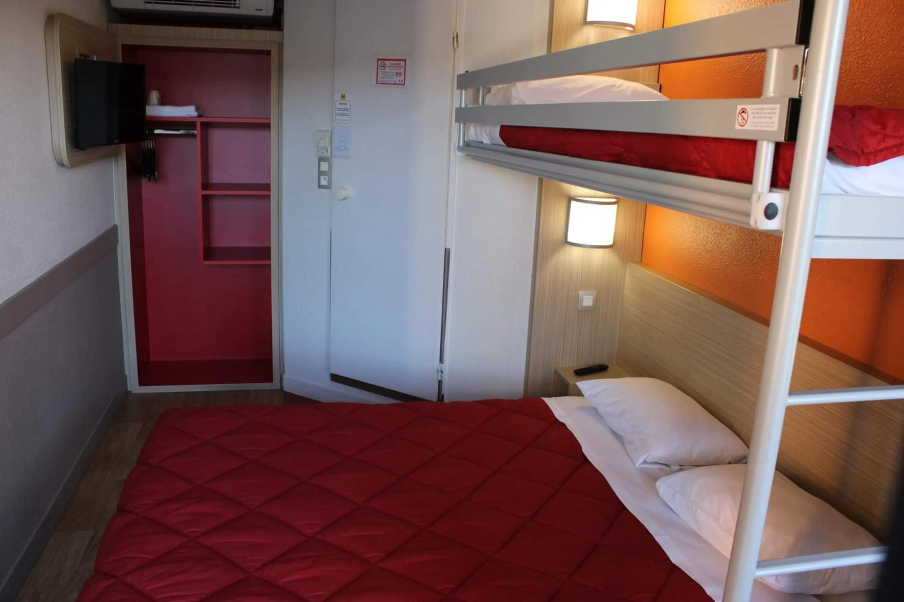 Bedroom, Bed in Première Classe Clermont-Ferrand Aubière