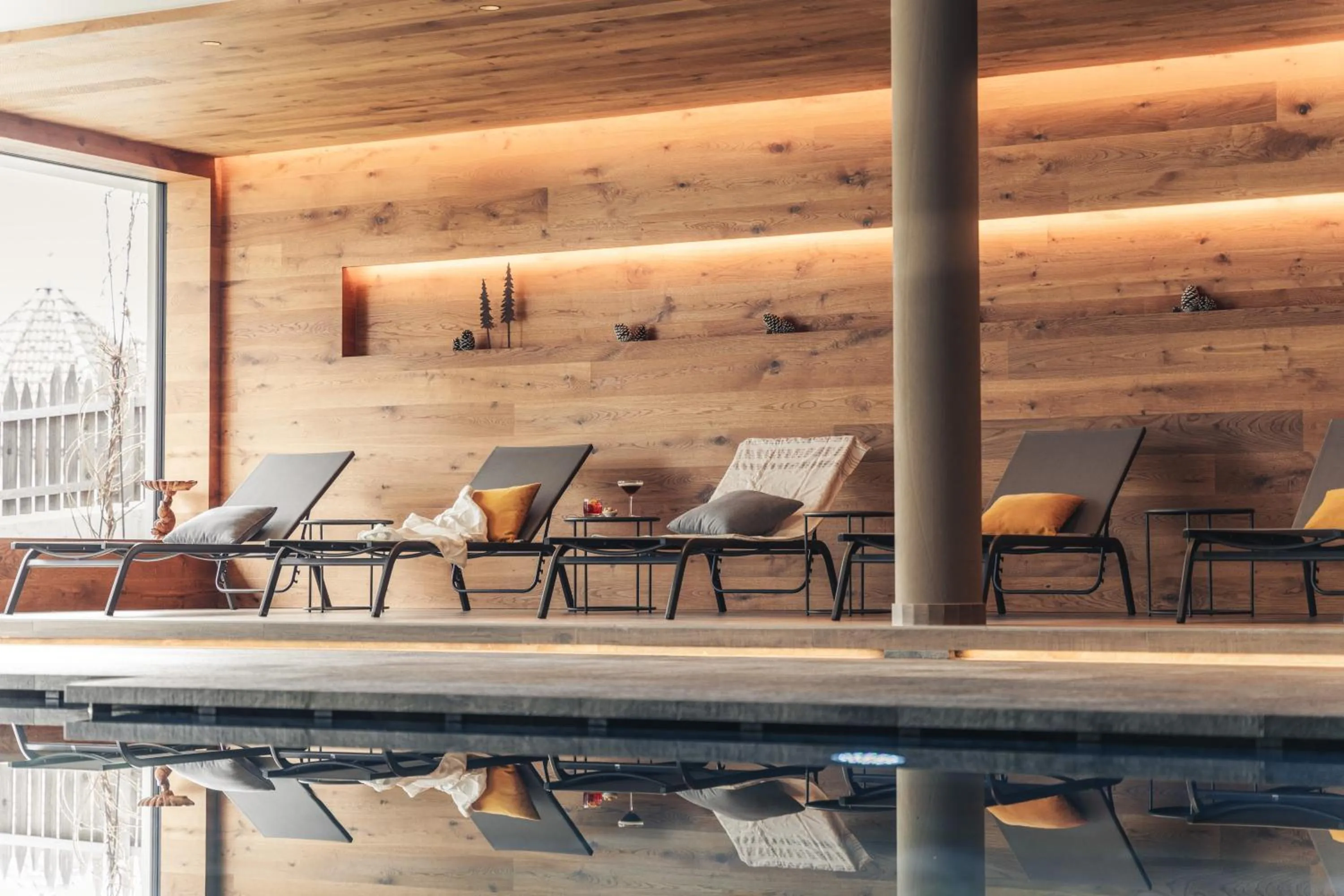 Pool view in Schwarzer Adler