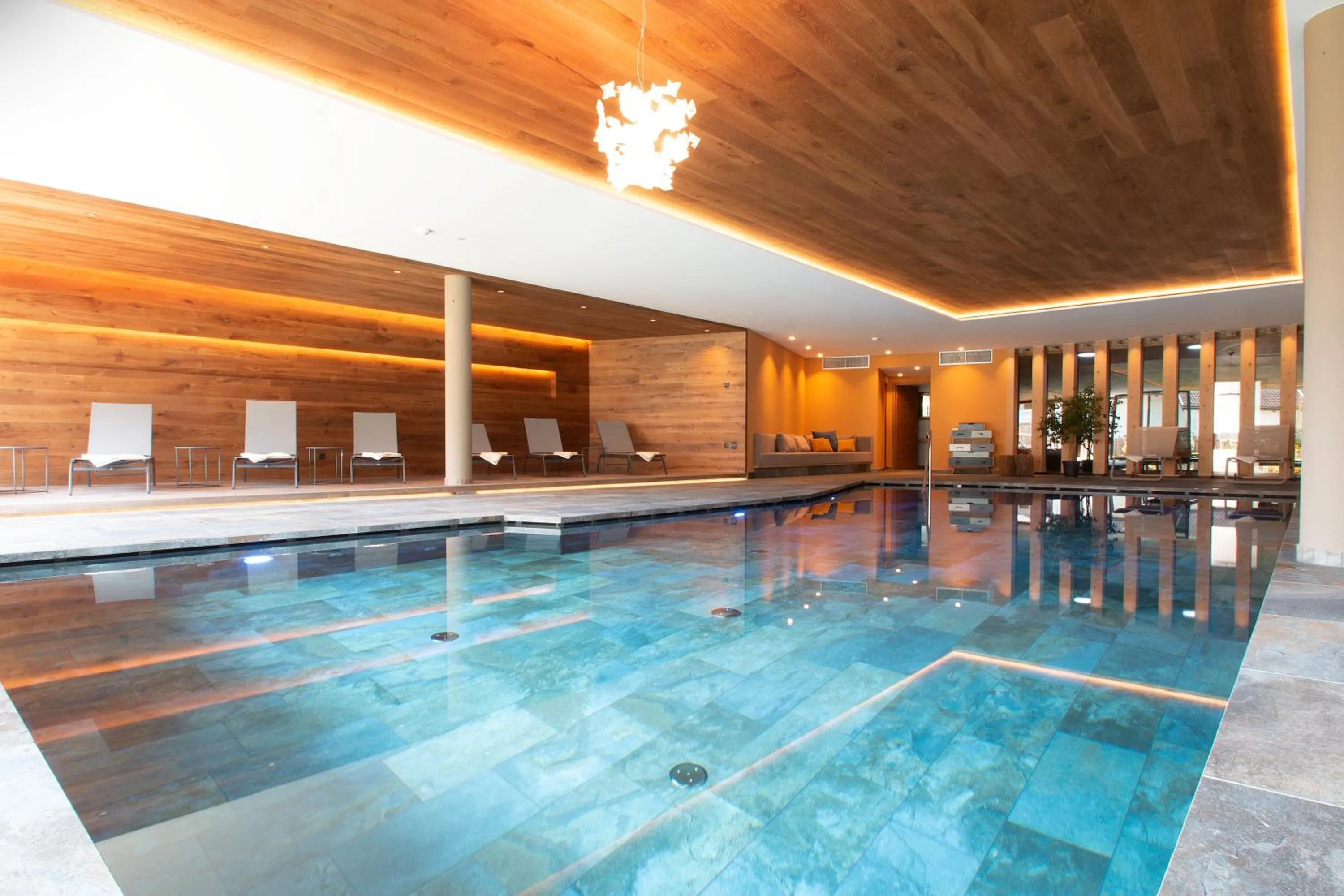 Pool view in Schwarzer Adler