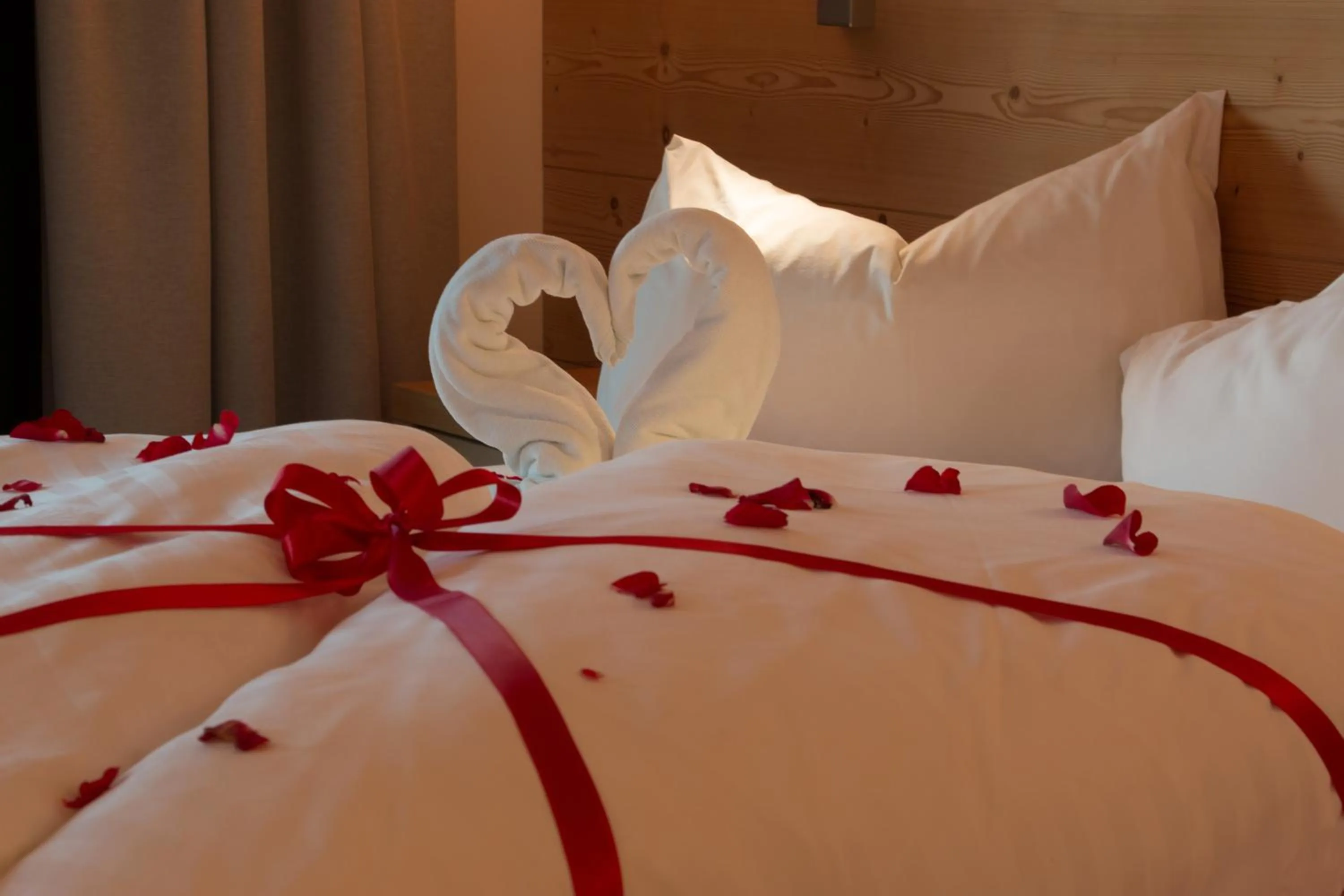 Bedroom, Bed in Schwarzer Adler