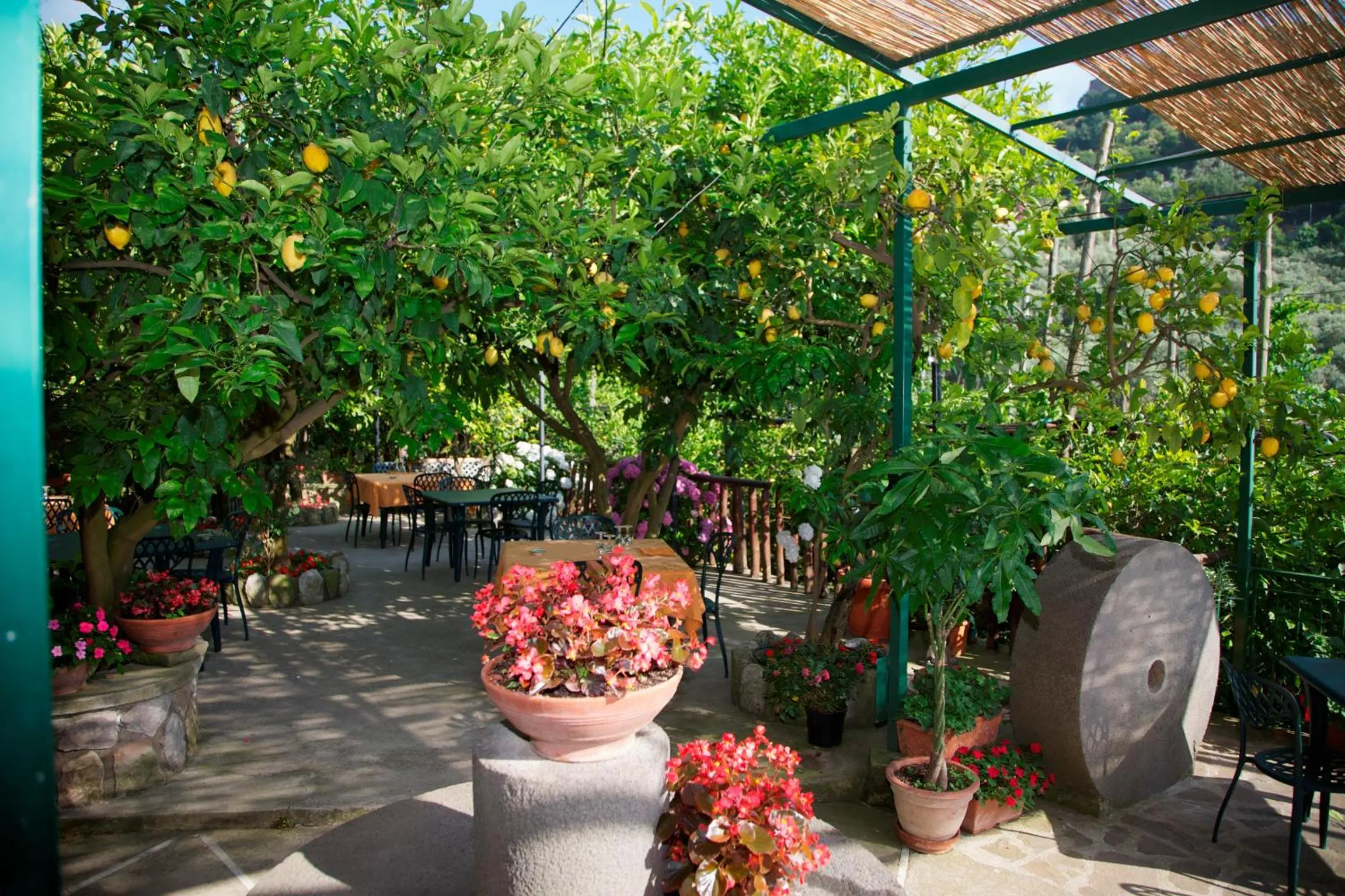 Decorative detail in Agriturismo La Lobra