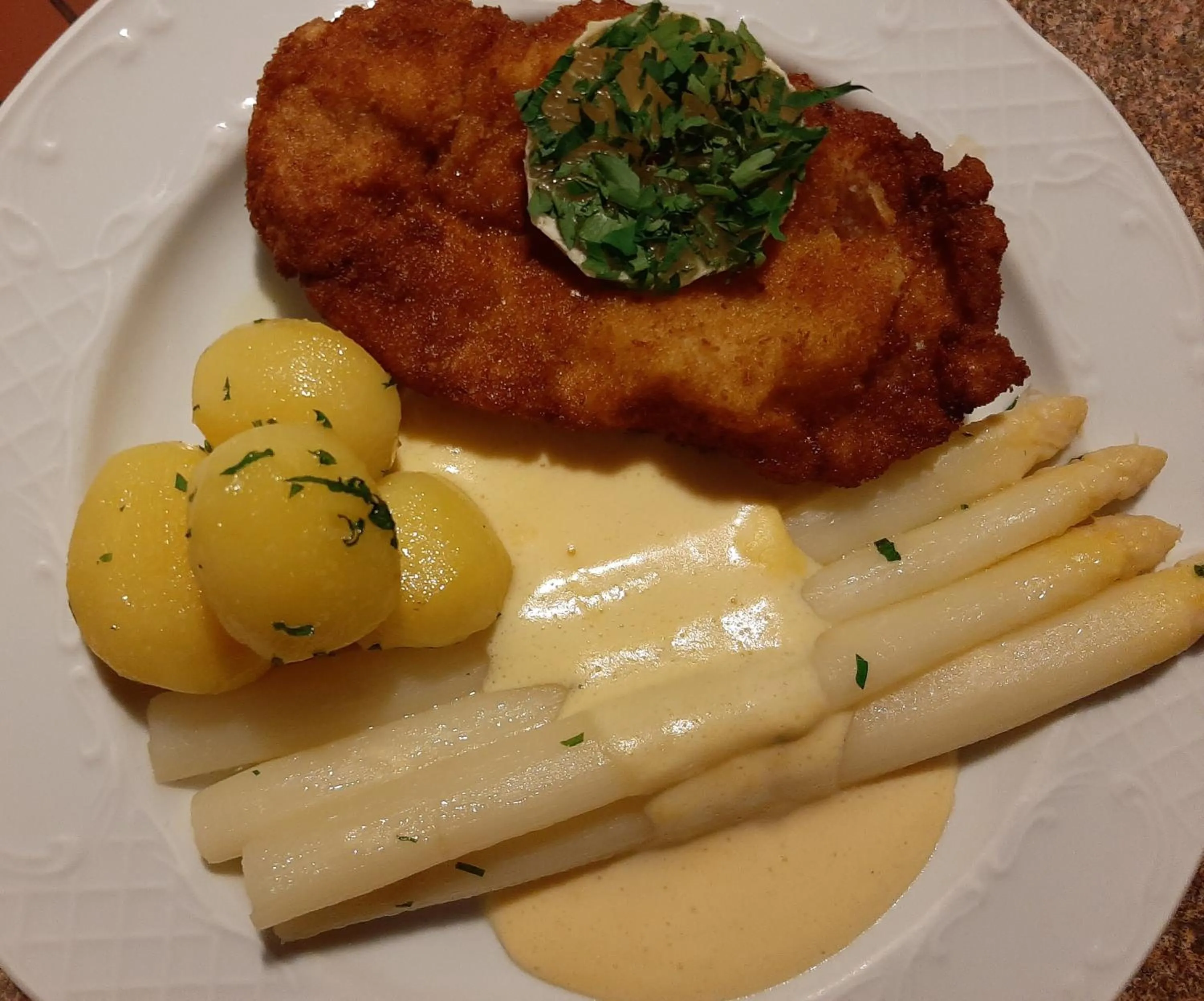 Restaurant/places to eat in Landhotel Gemeindeschänke