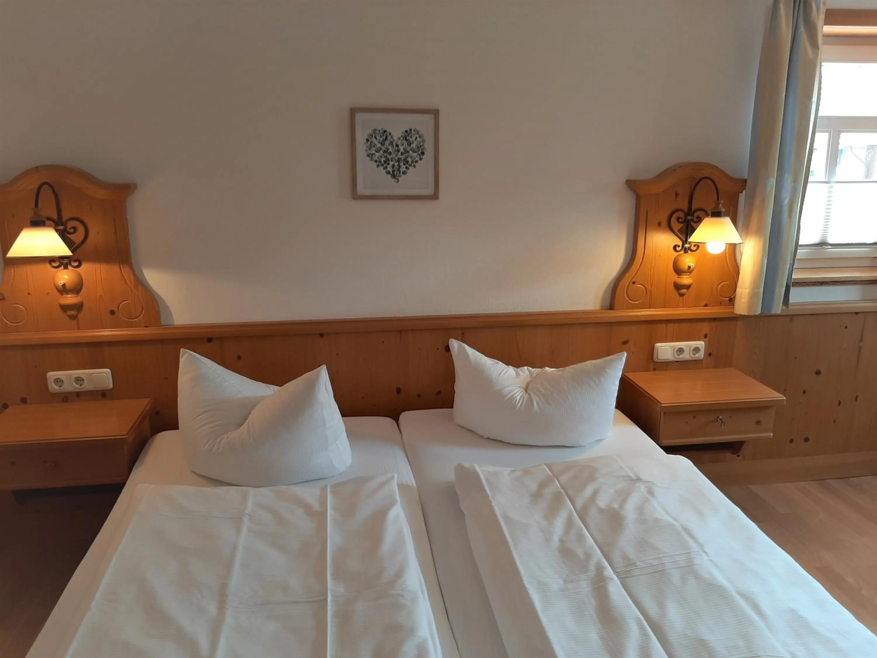 Bed in Landhotel Gemeindeschänke