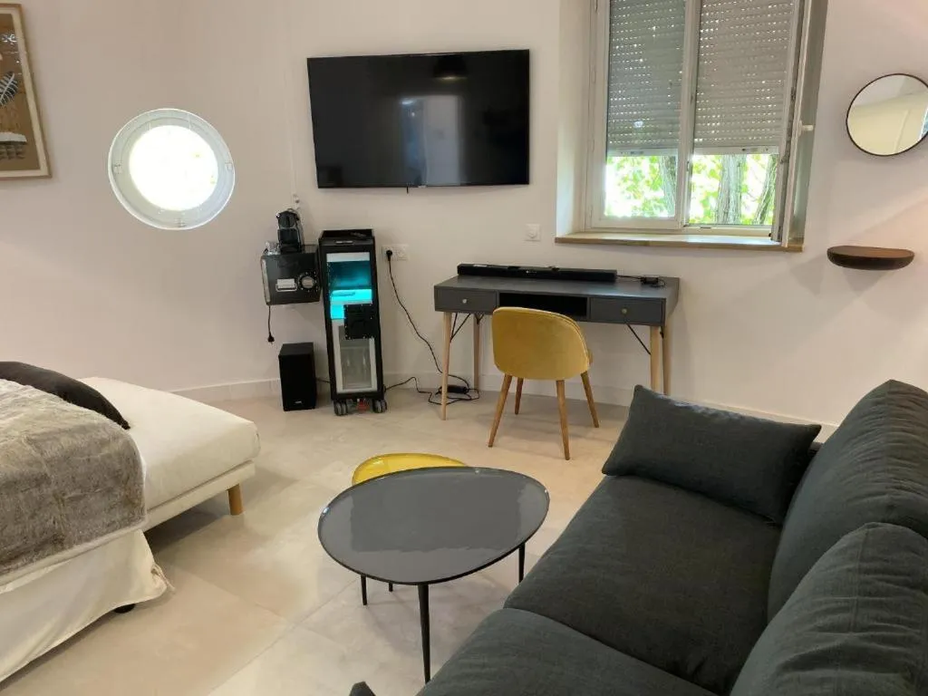 Bedroom in LA MAISON DE ROBINSON