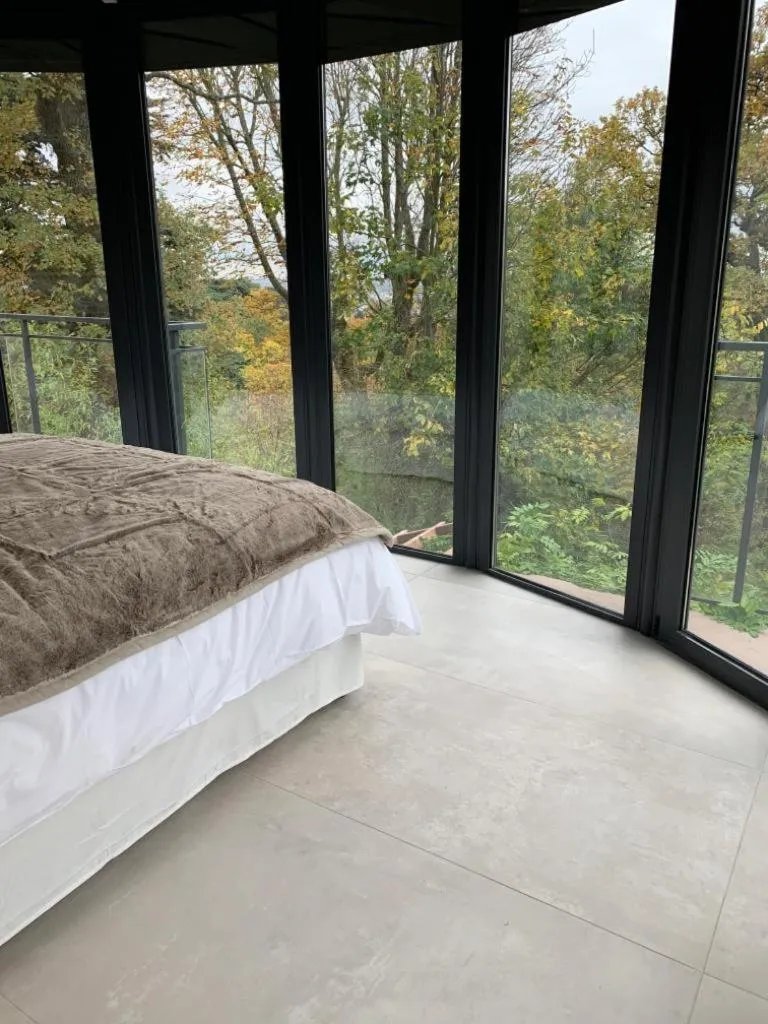 Bedroom, Bed in LA MAISON DE ROBINSON