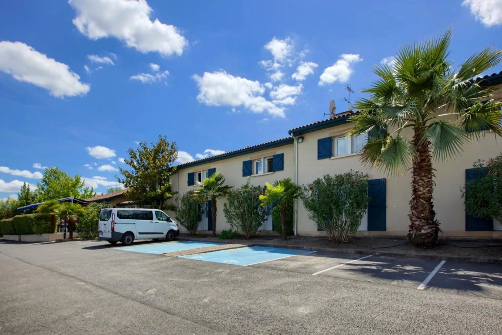 Property building in Kyriad Libourne Saint Emilion