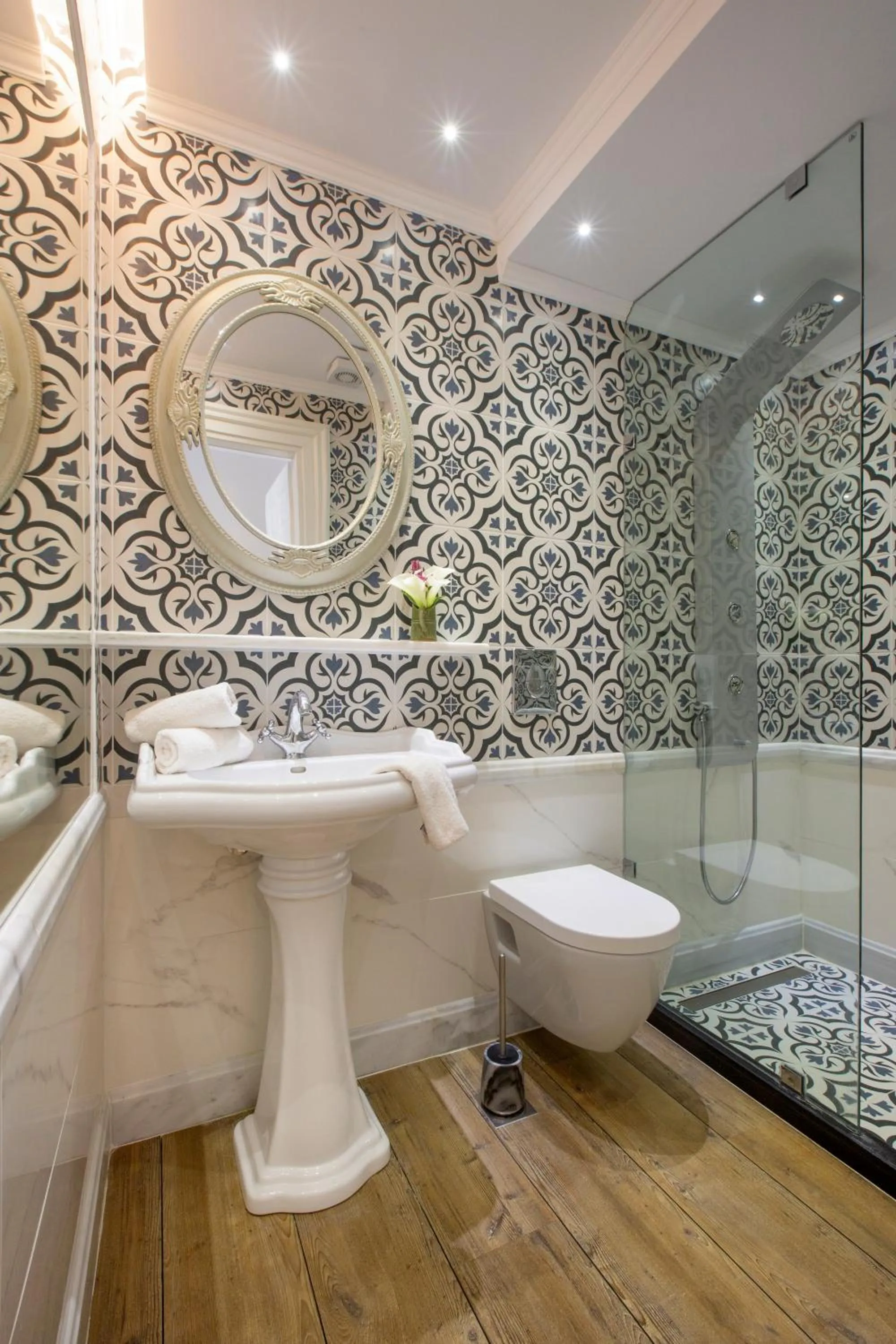 Bathroom in Kouneni Apartments