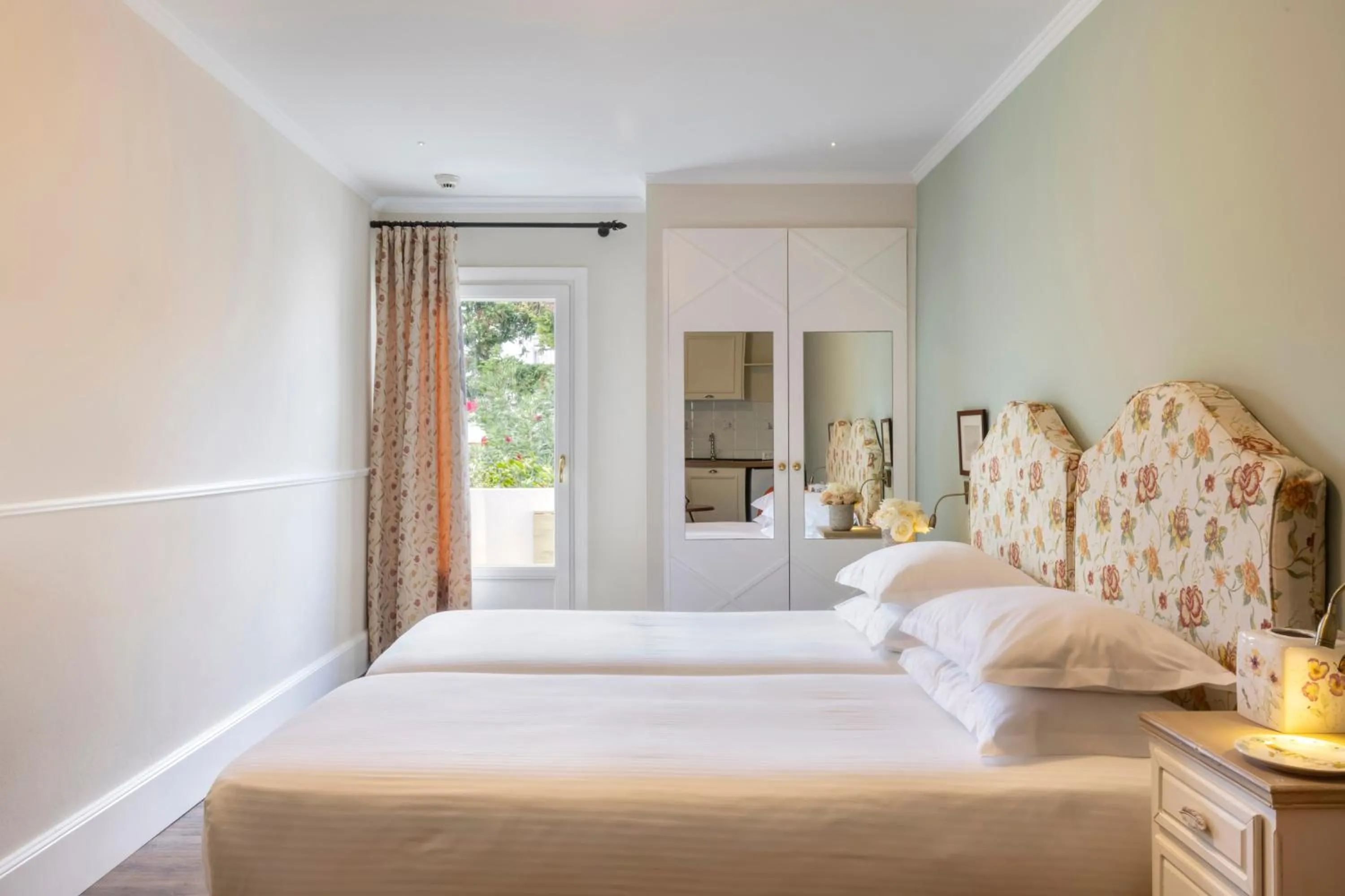 Bed in Kouneni Apartments