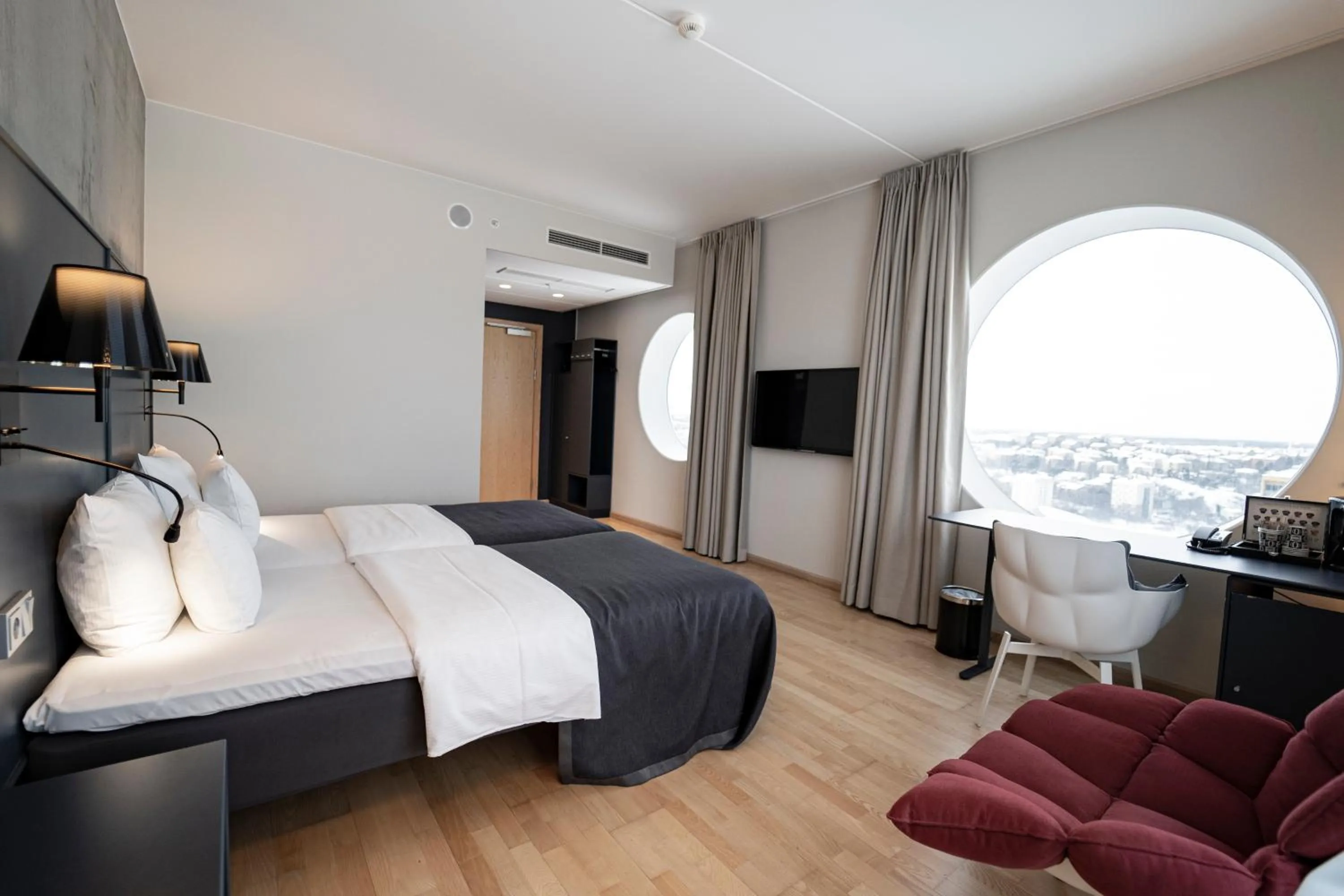 Bed in Quality Hotel Strawberry Arena