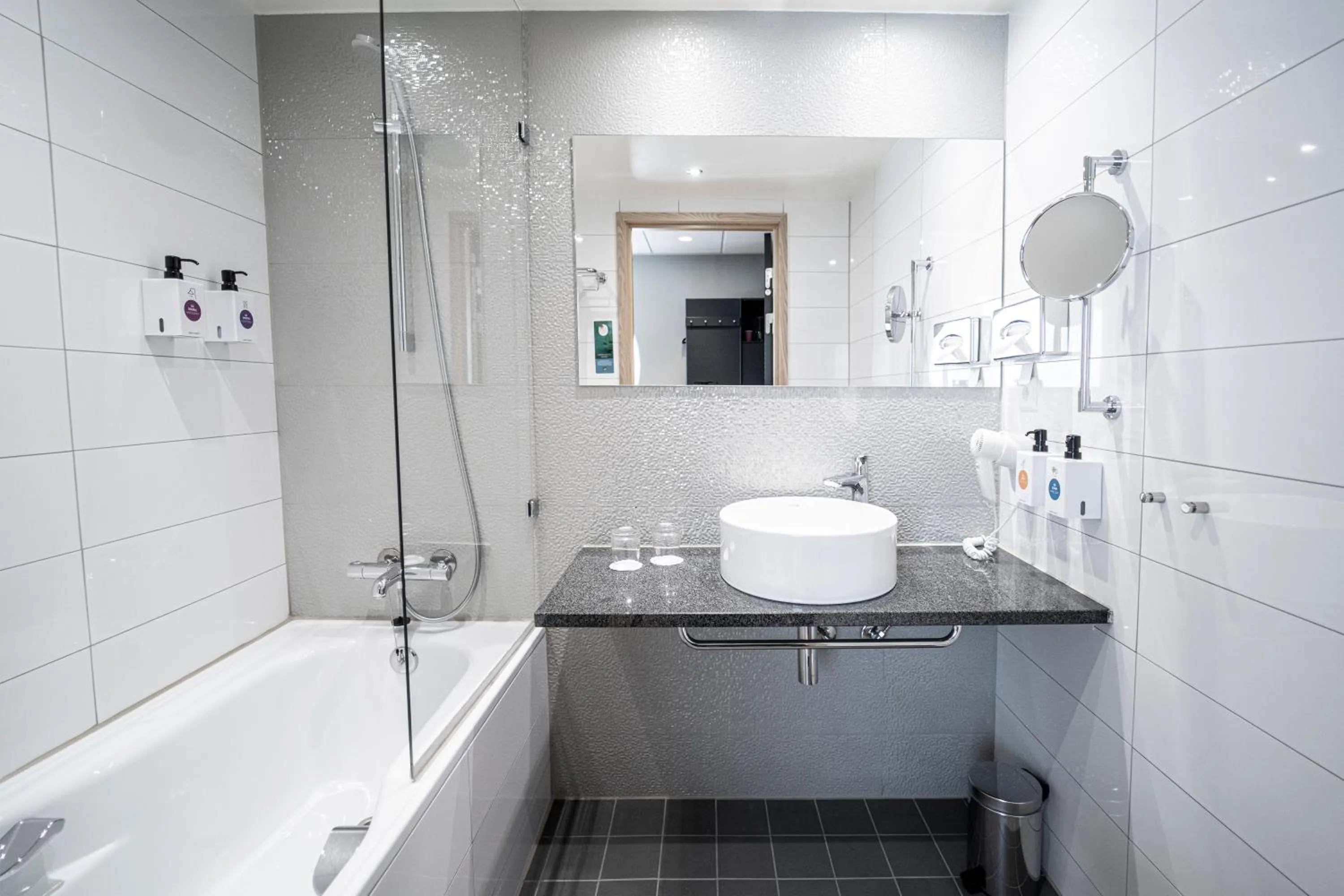 Bathroom in Quality Hotel Strawberry Arena