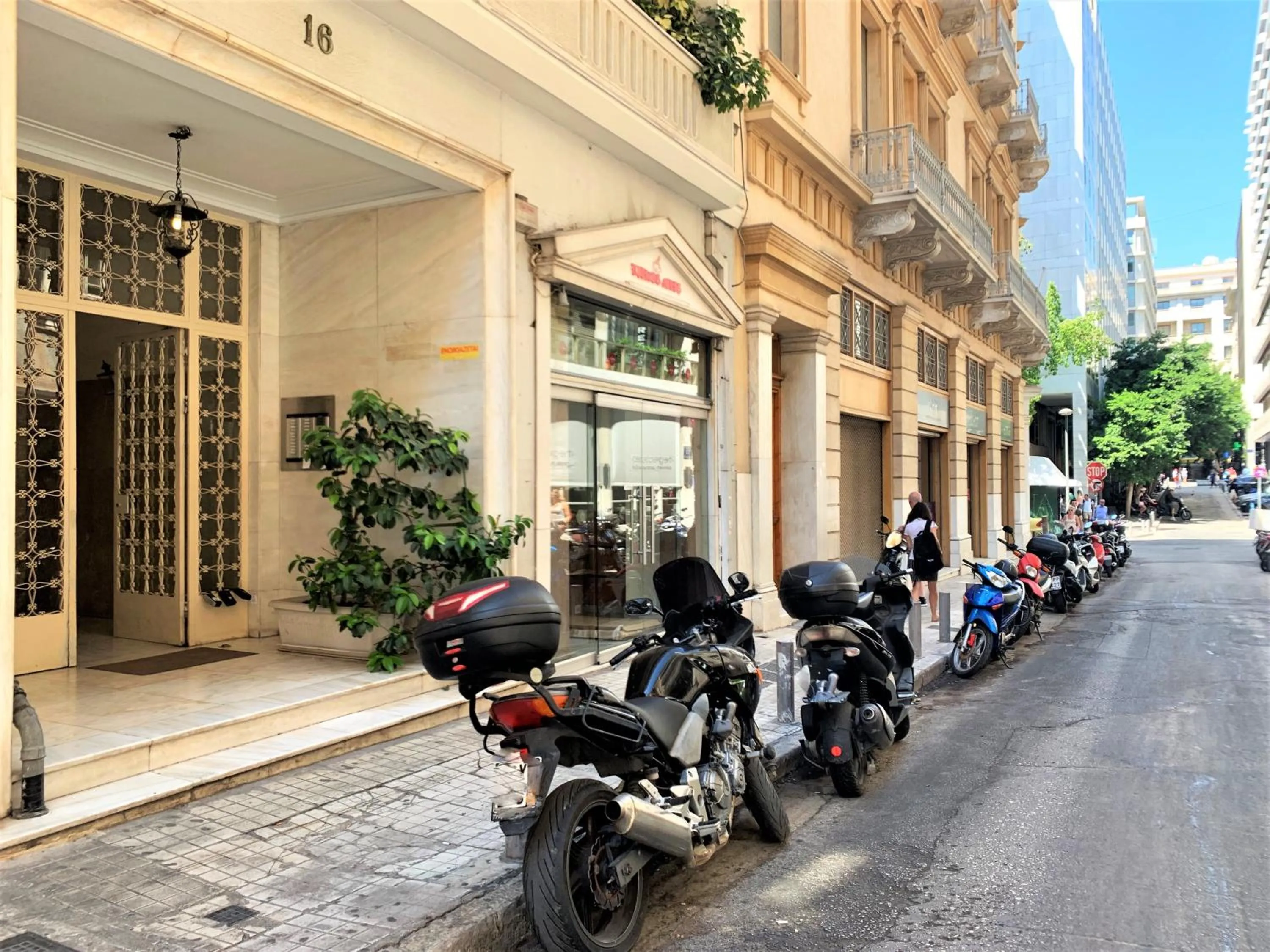 Facade/entrance in GK Niki by GK Properties