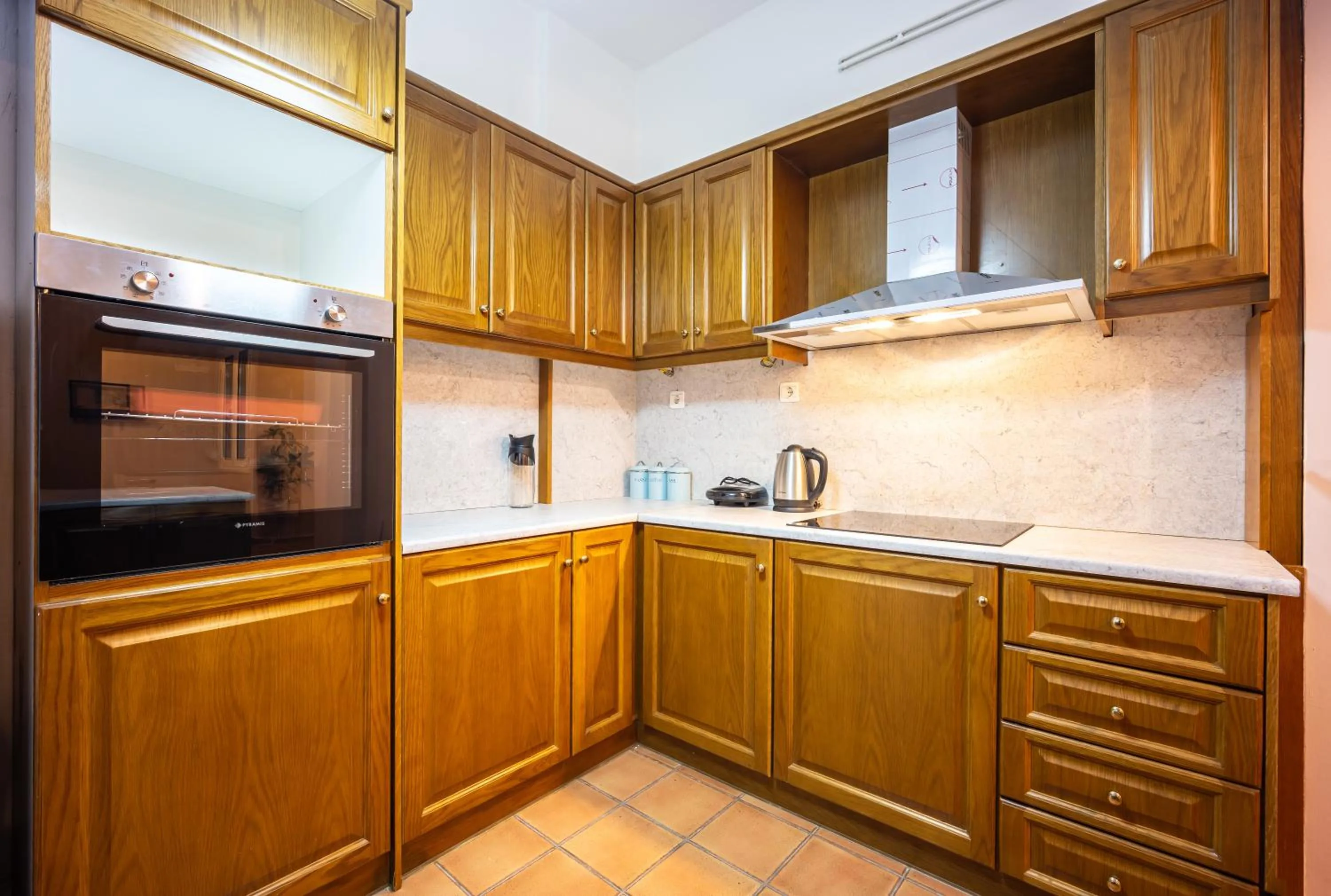 Kitchen or kitchenette in GK Niki by GK Properties