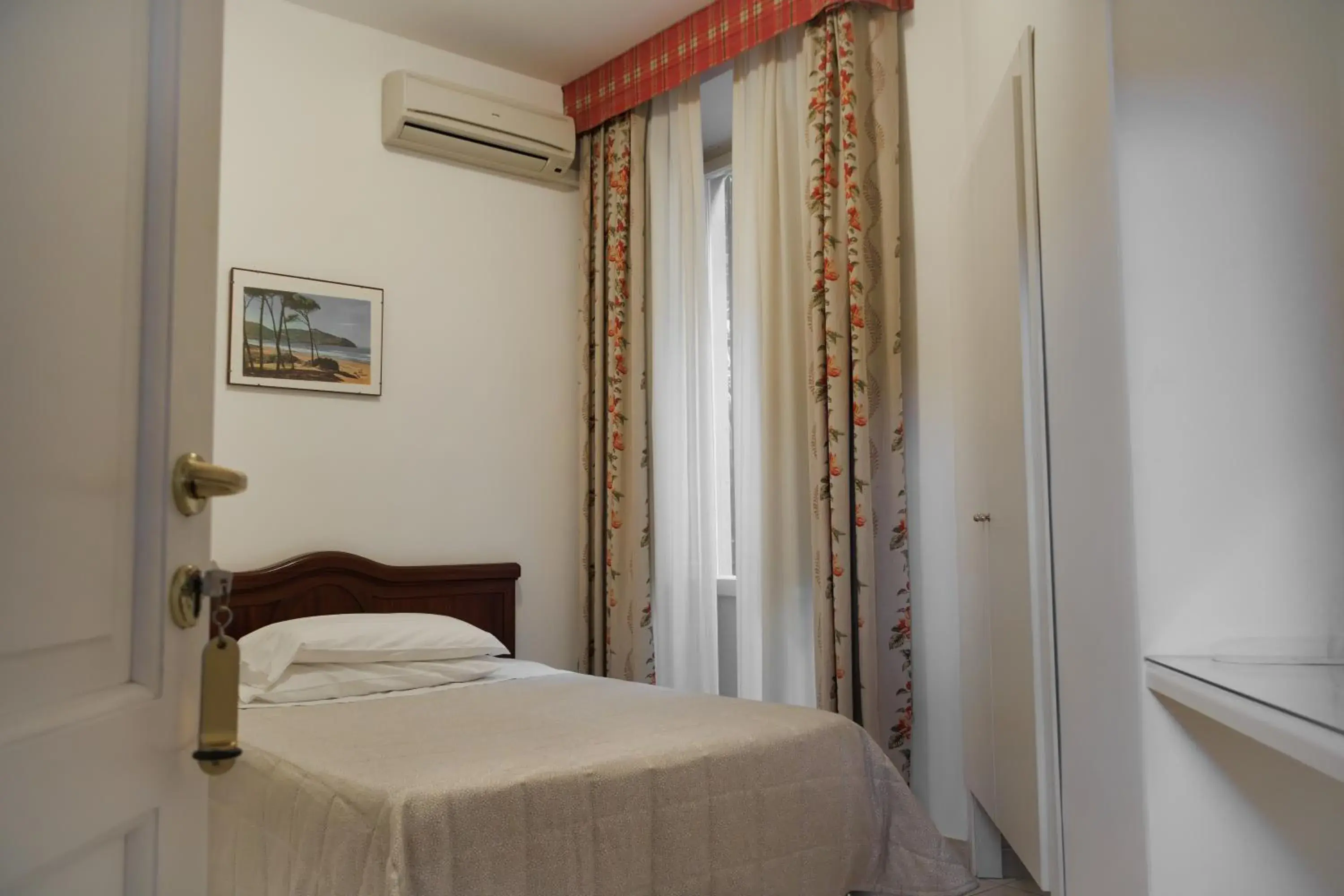 Single Room in Albergo Italia Single Room in Albergo Italia