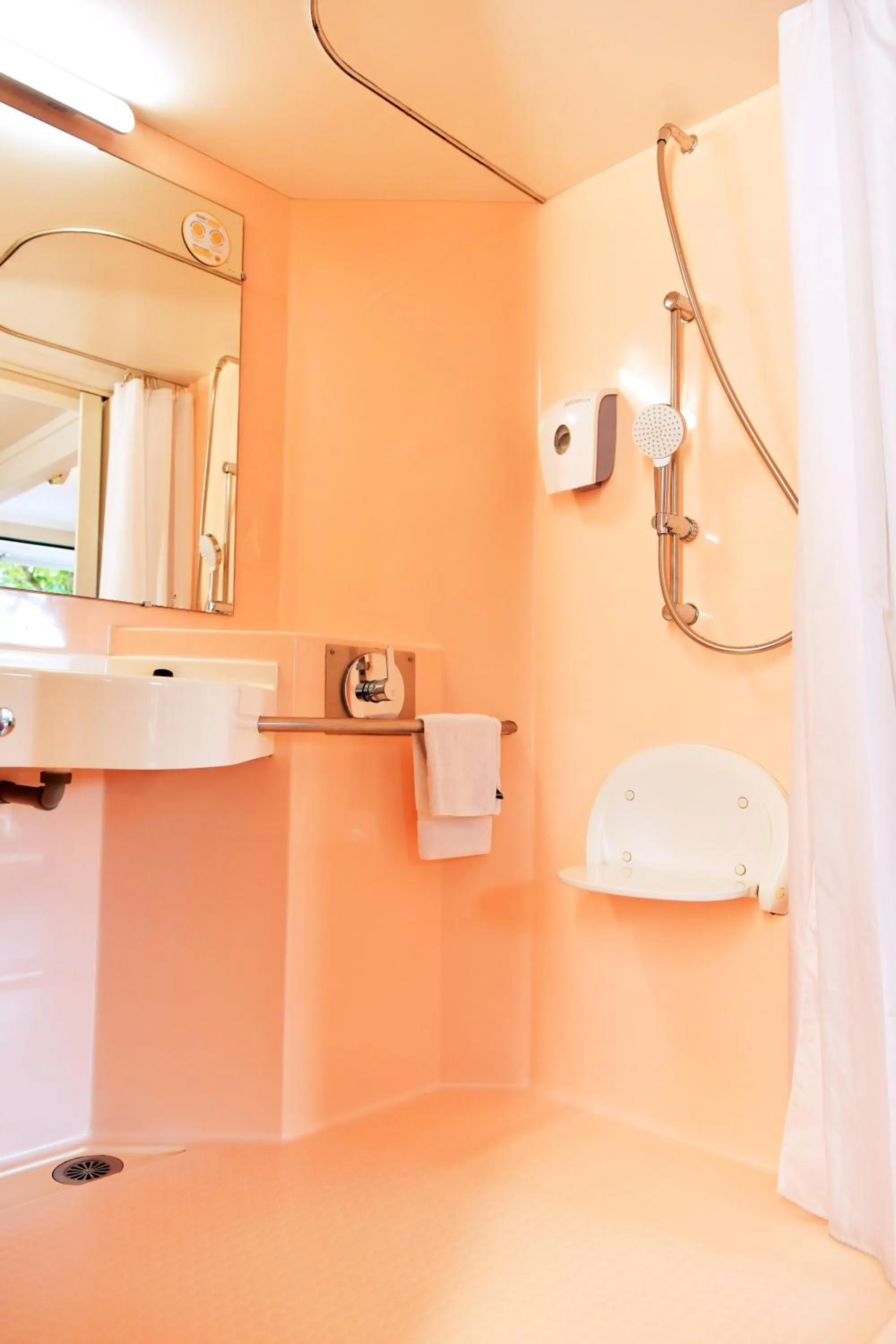 Shower in Premiere Classe Saint Nazaire - Trignac