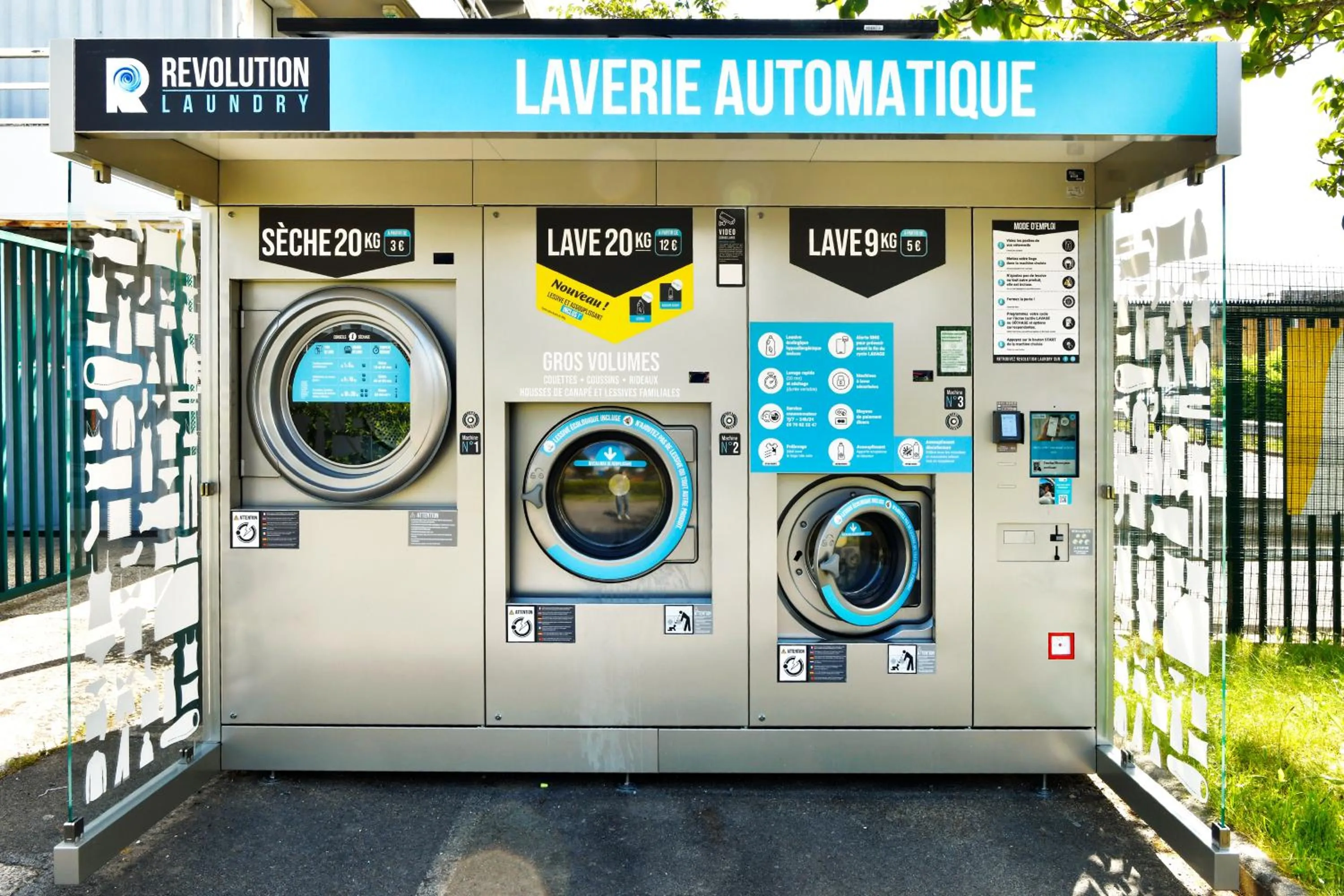 washing machine in Premiere Classe Saint Nazaire - Trignac