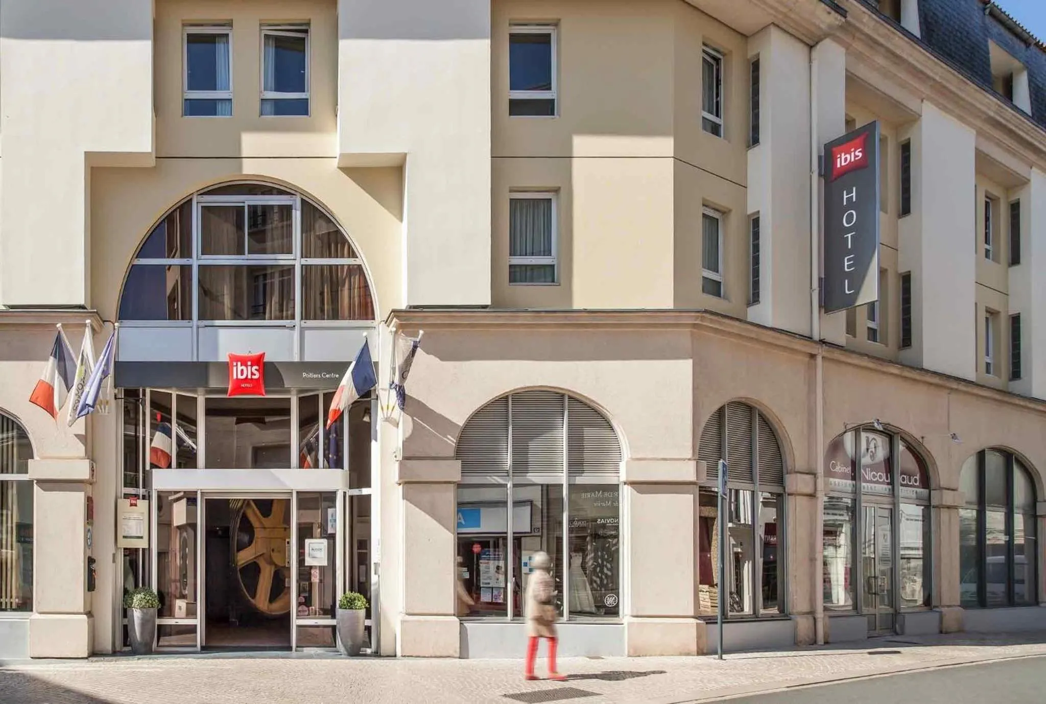 Property building in ibis Poitiers Centre