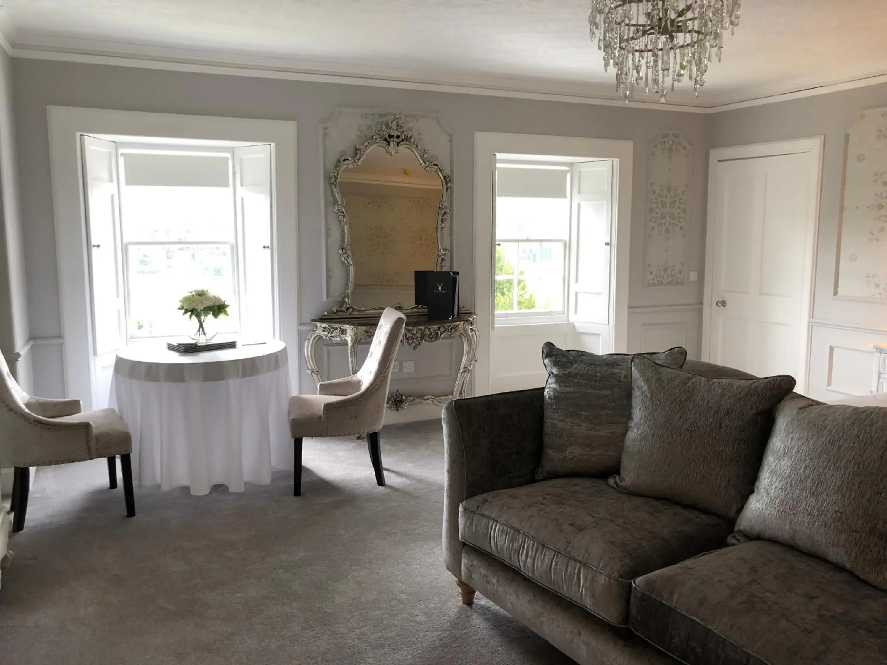 Queen Room with Garden View in Branxholme Castle (Bed & Breakfast) Queen Room with Garden View in Branxholme Castle (Bed & Breakfast)