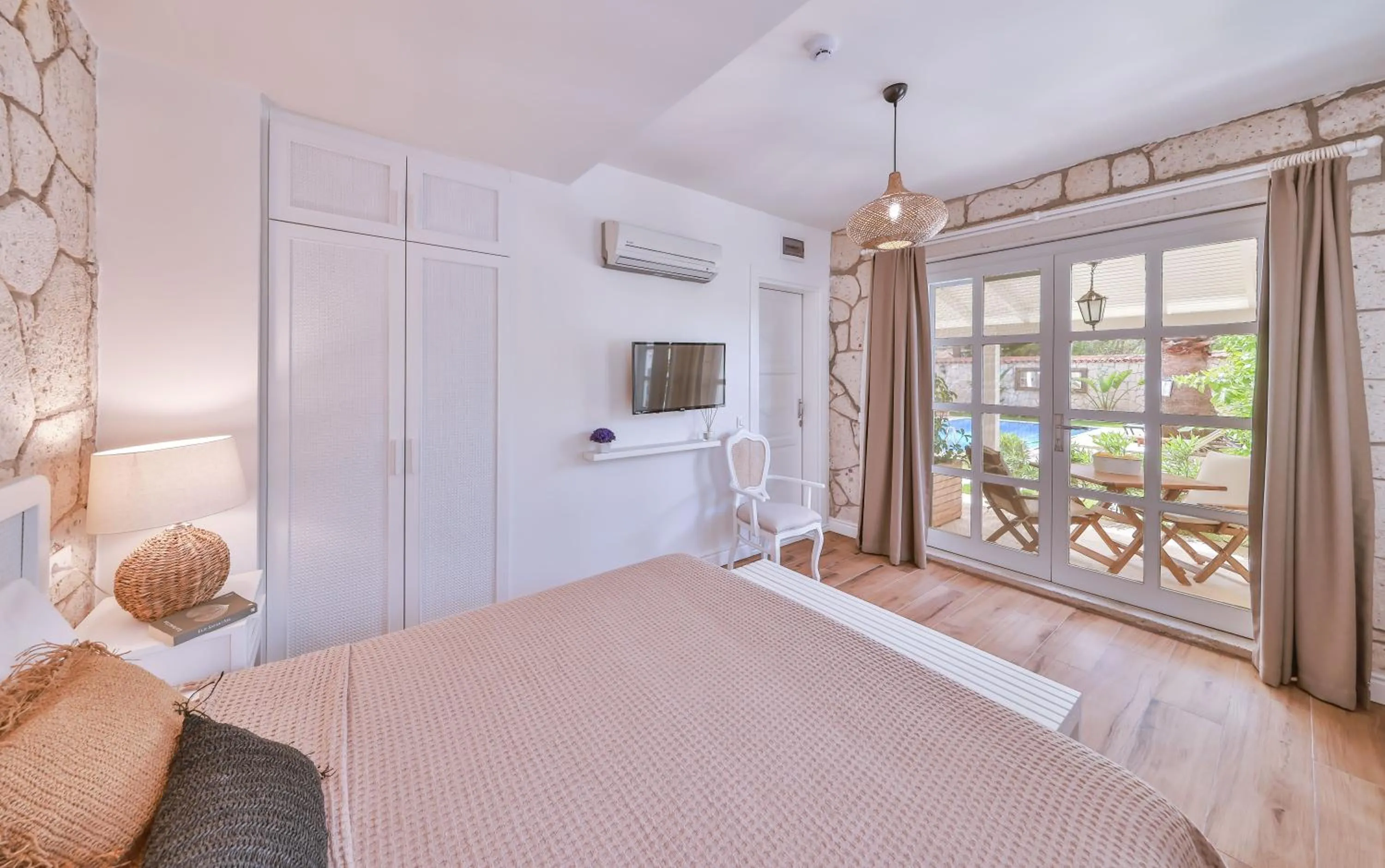 Bed in Alacati Balbadem Hotel