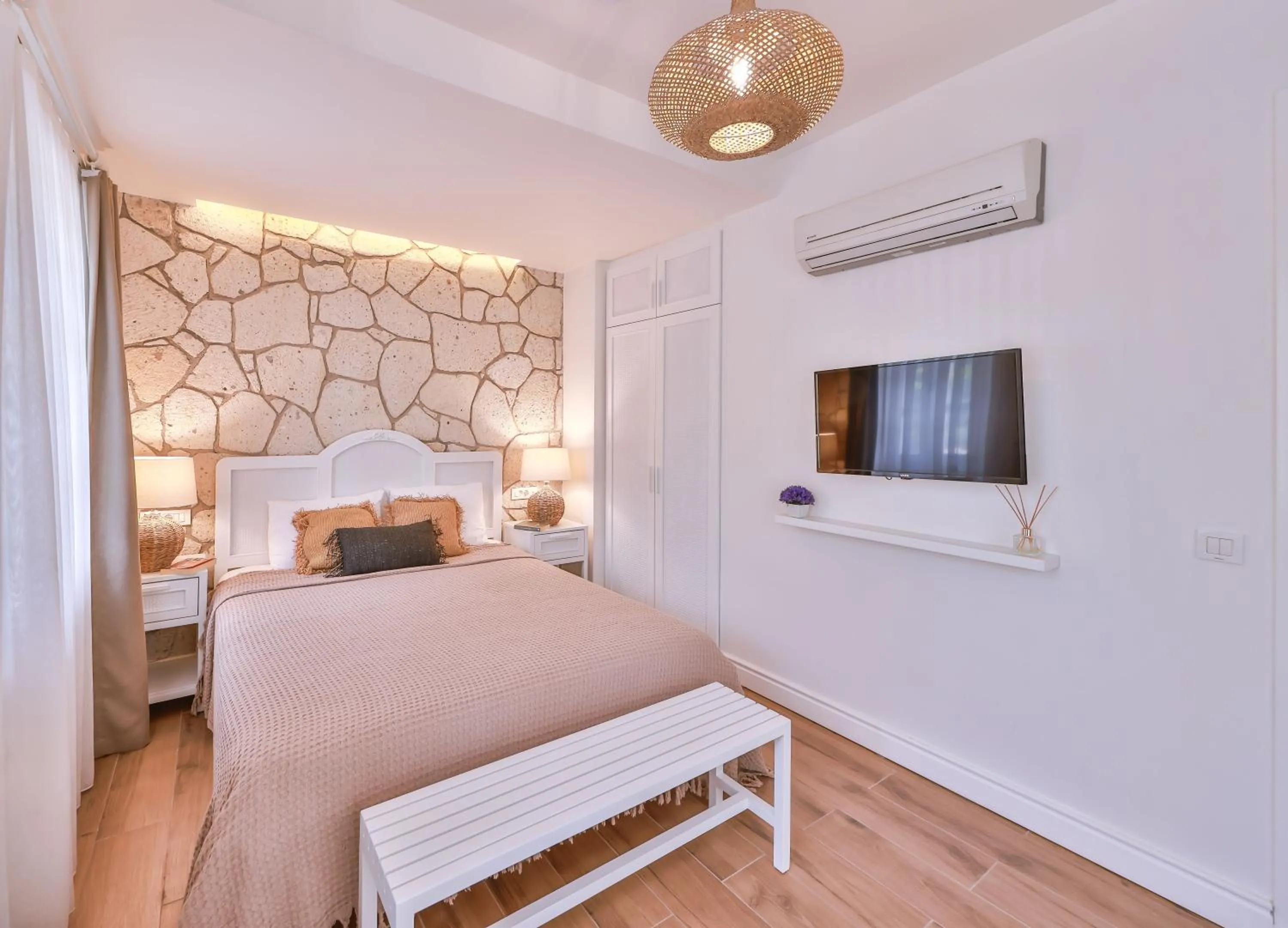 Bed in Alacati Balbadem Hotel