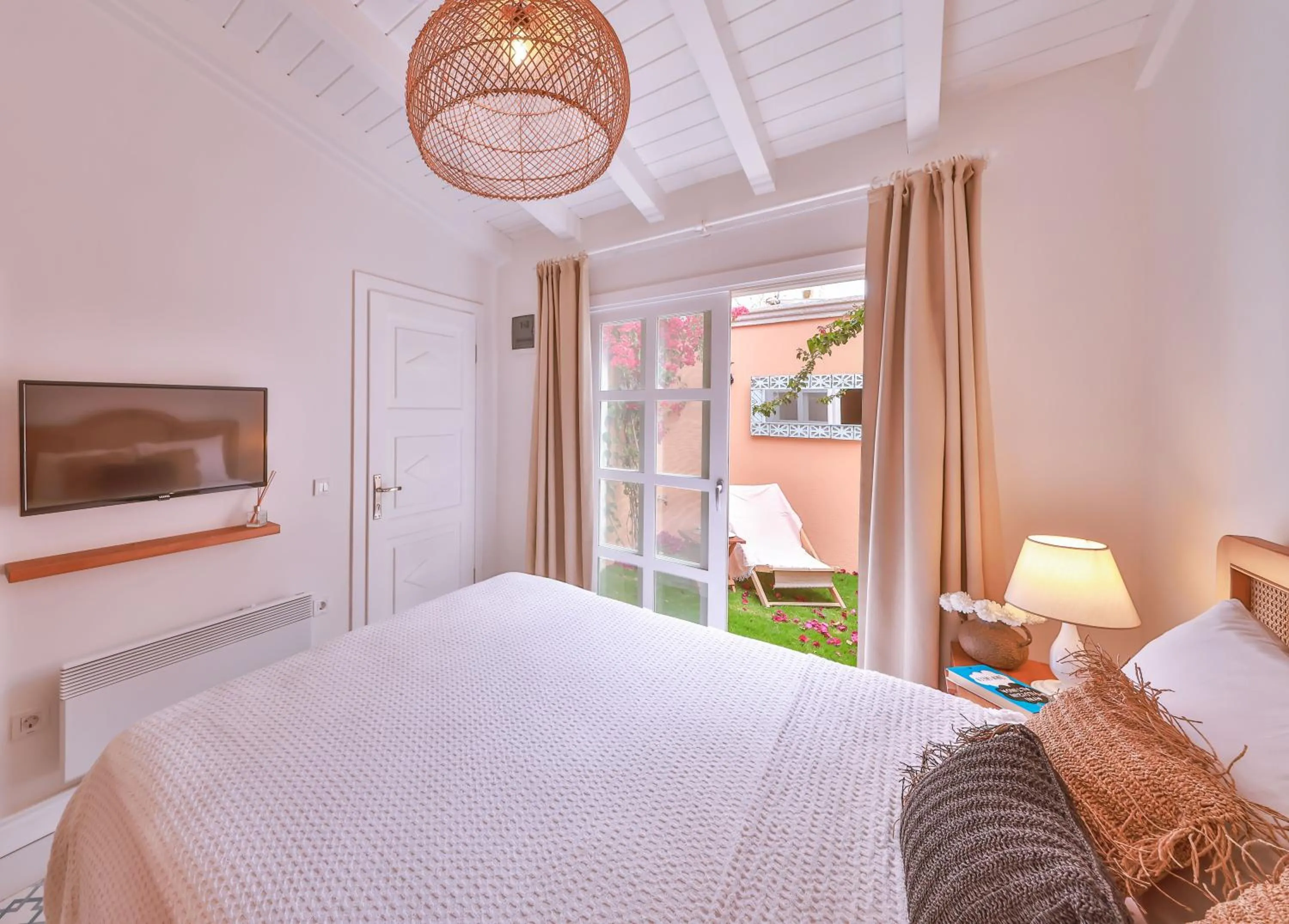 Bed in Alacati Balbadem Hotel