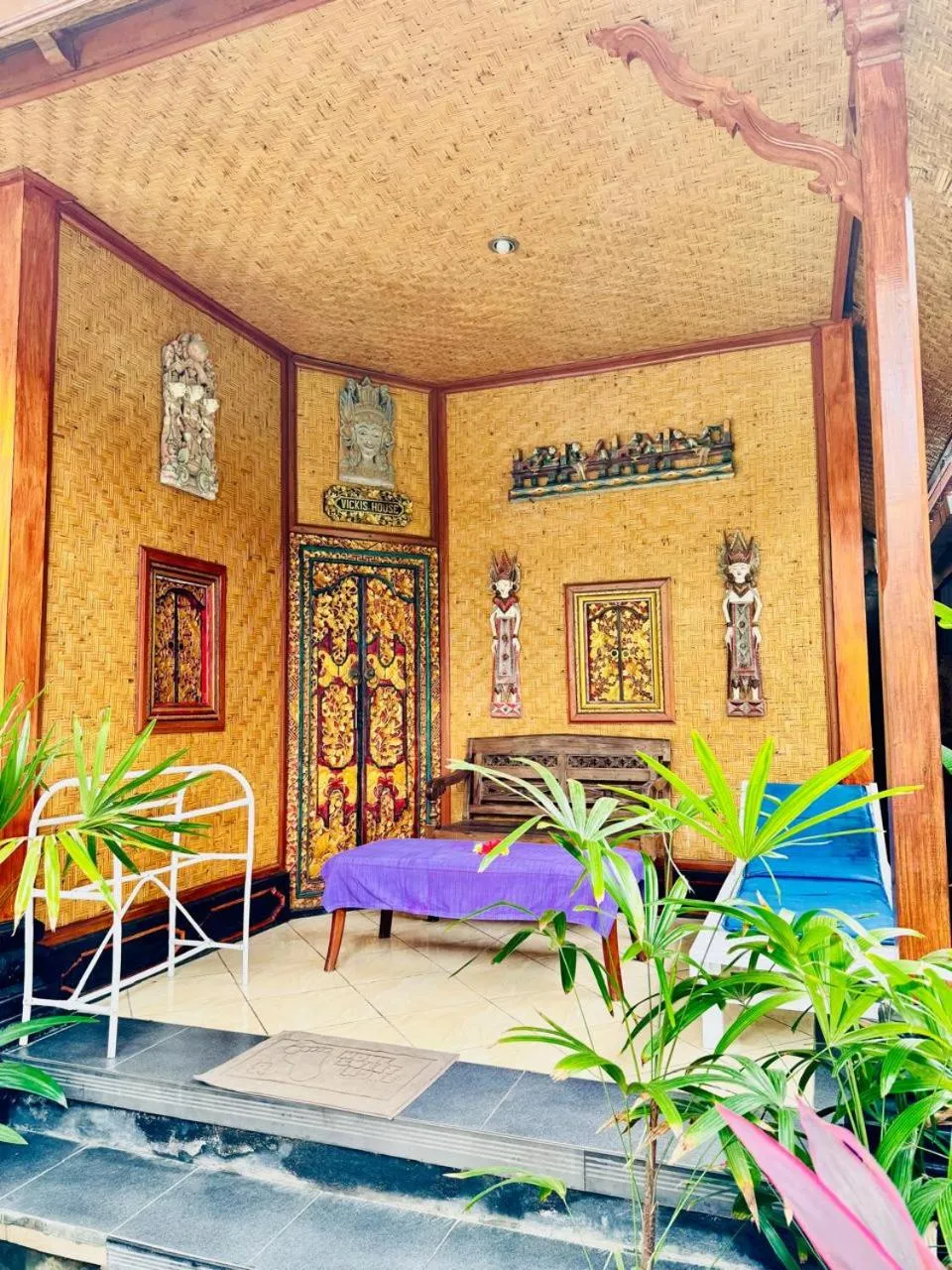 Property building in Bungalow Geringsing