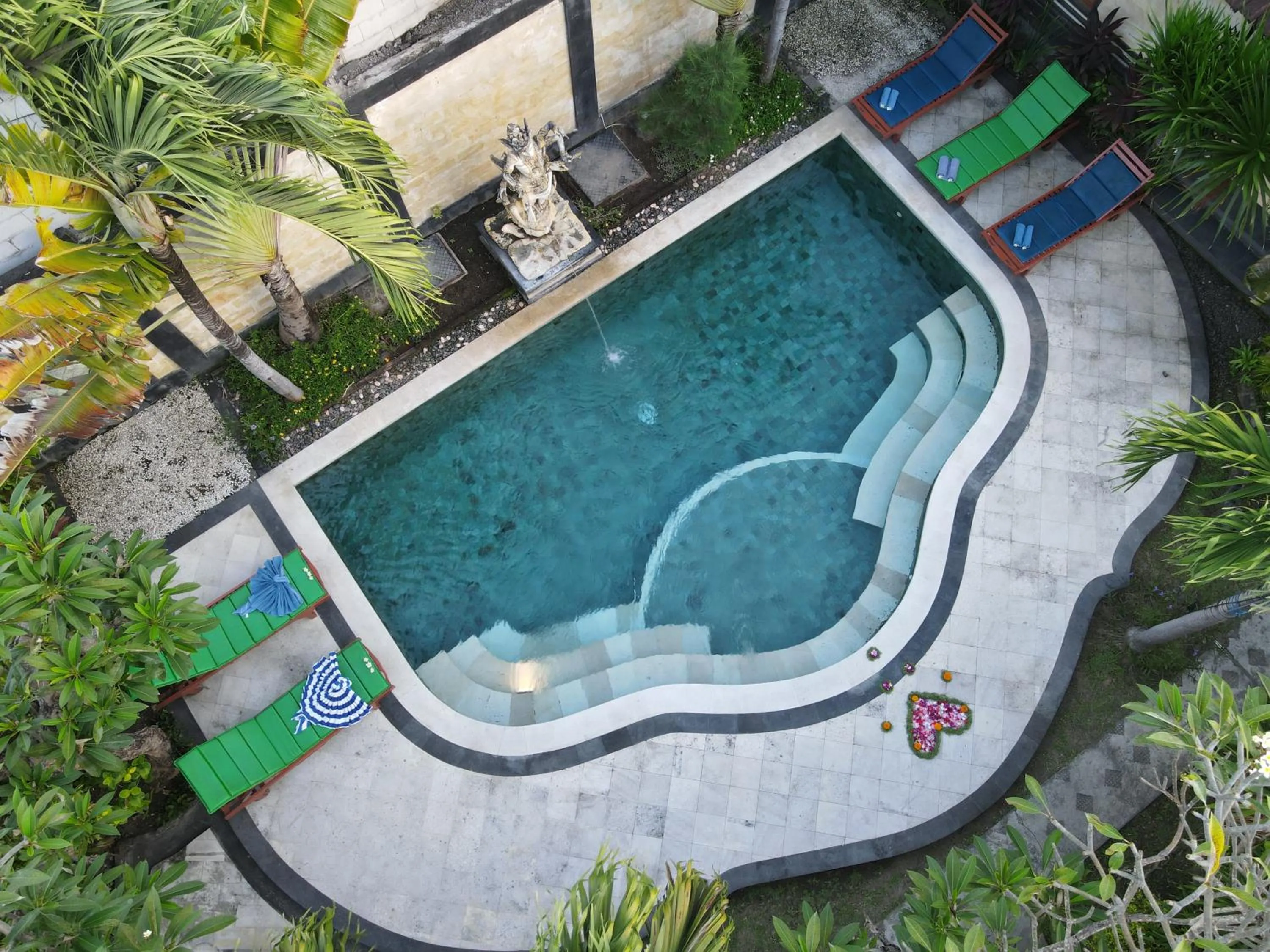 Pool view in Bungalow Geringsing