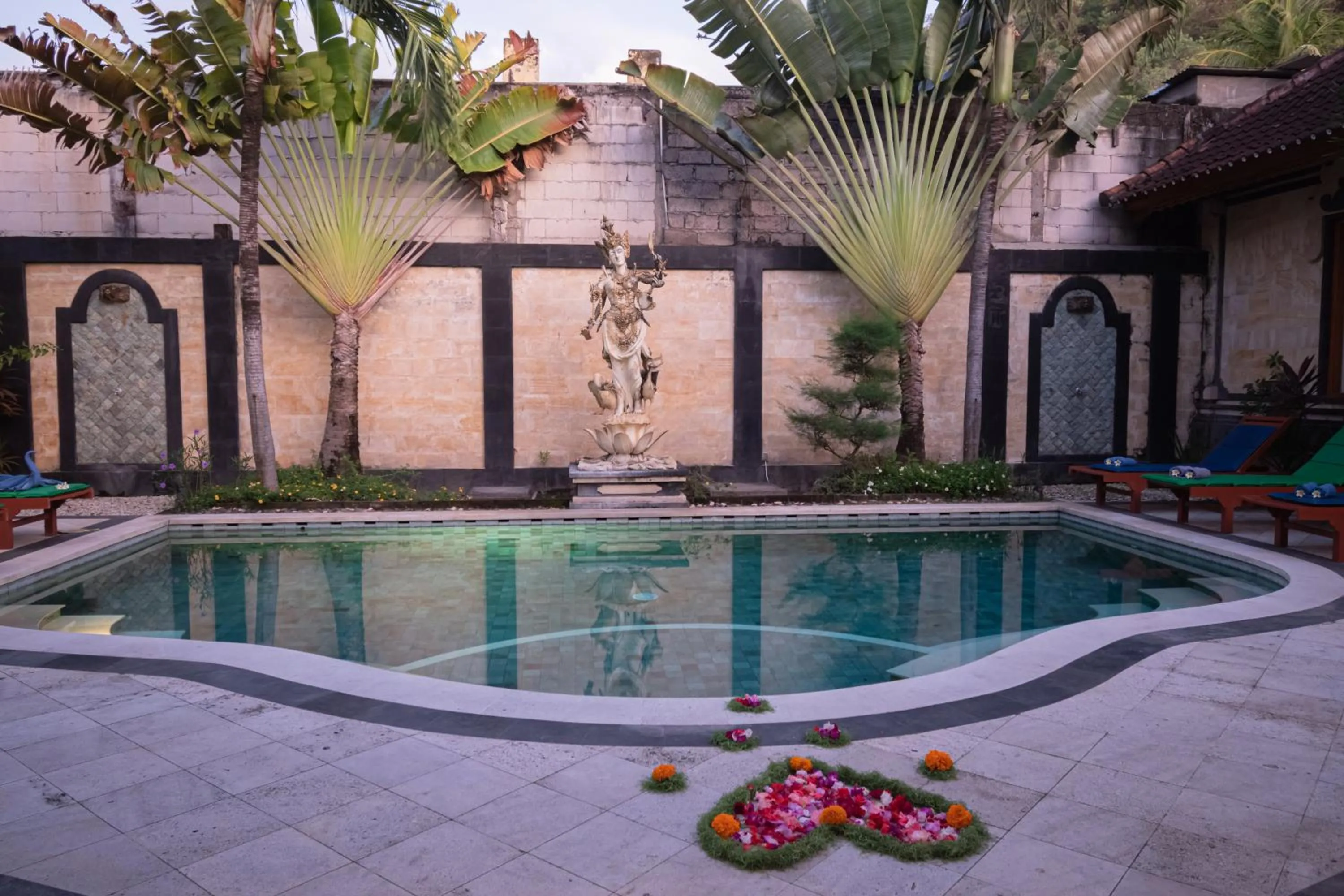 Pool view in Bungalow Geringsing