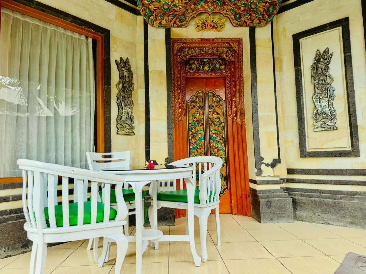 Day in Bungalow Geringsing