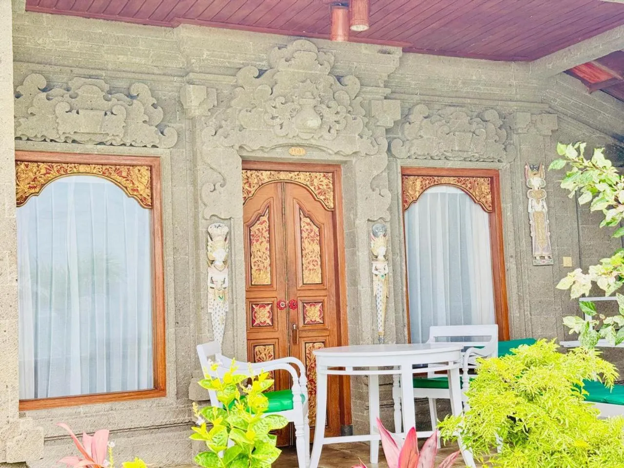 Day in Bungalow Geringsing