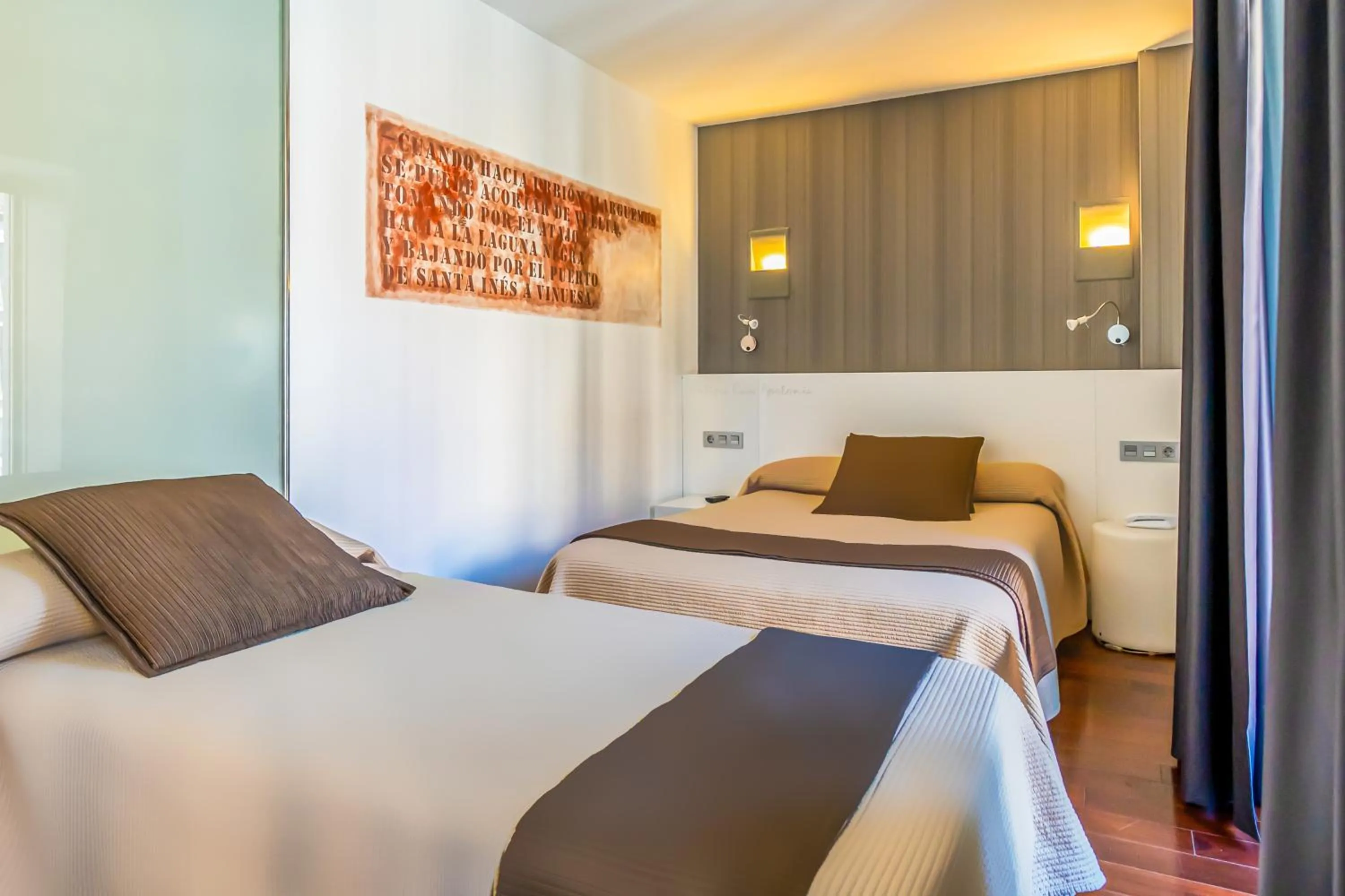 Photo of the whole room, Bed in Hotel Apolonia Soria