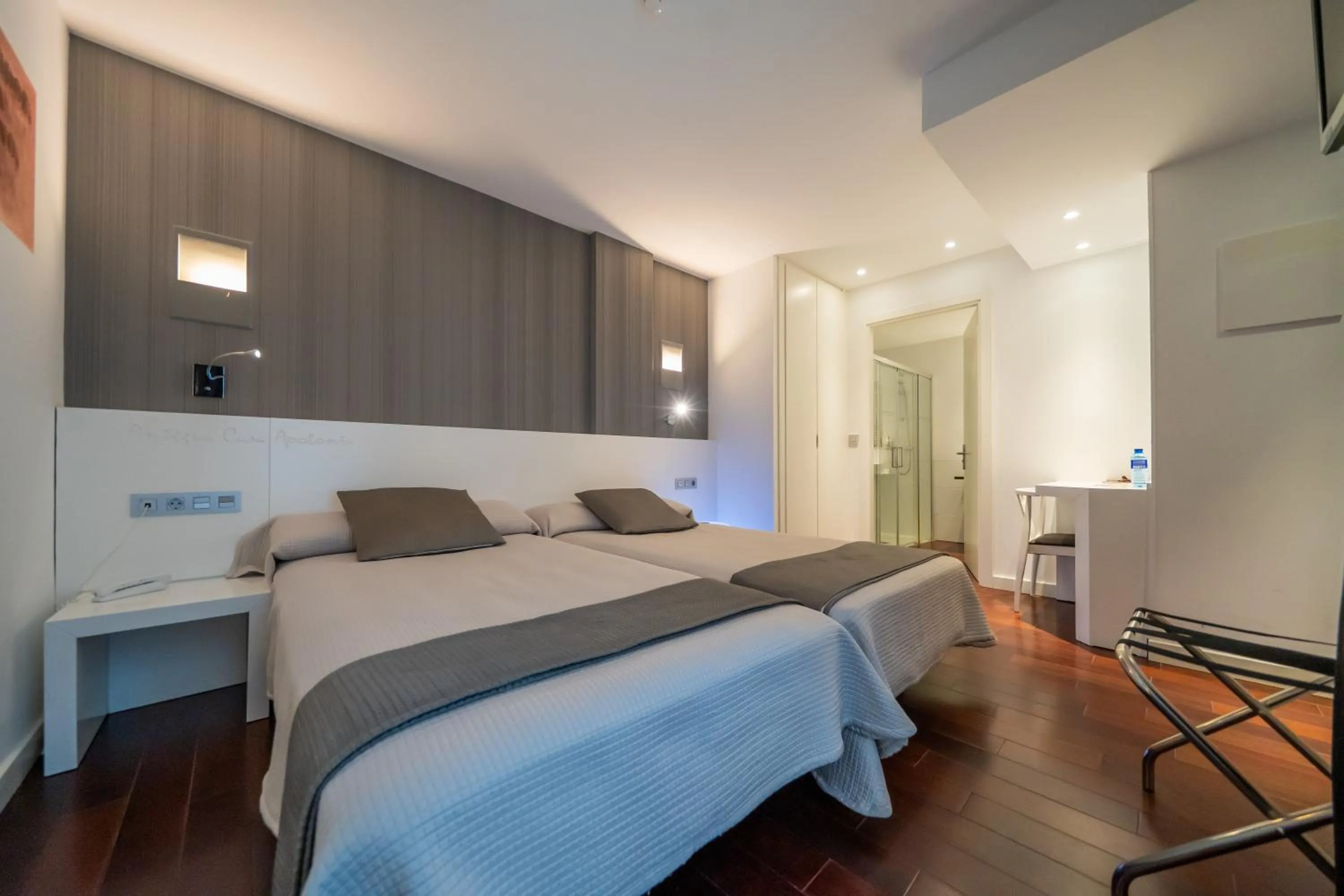 Bed in Hotel Apolonia Soria