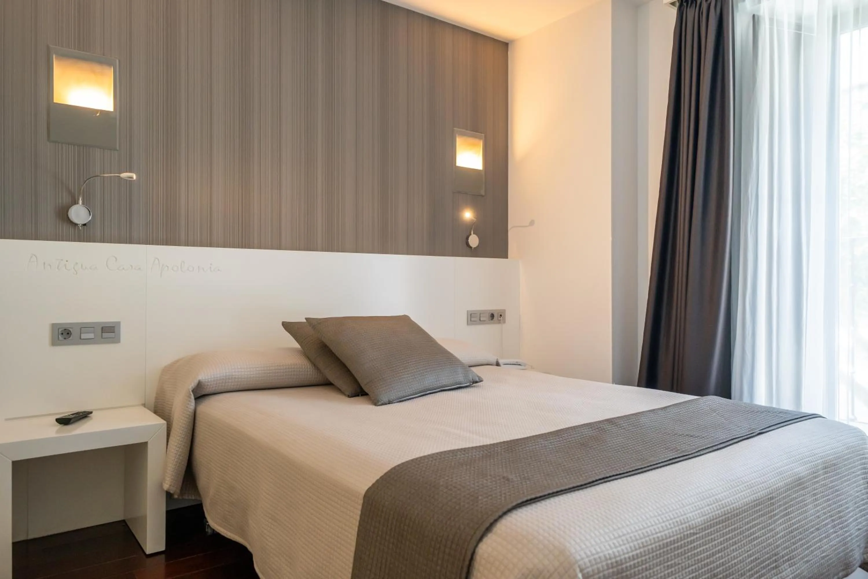 Bed in Hotel Apolonia Soria