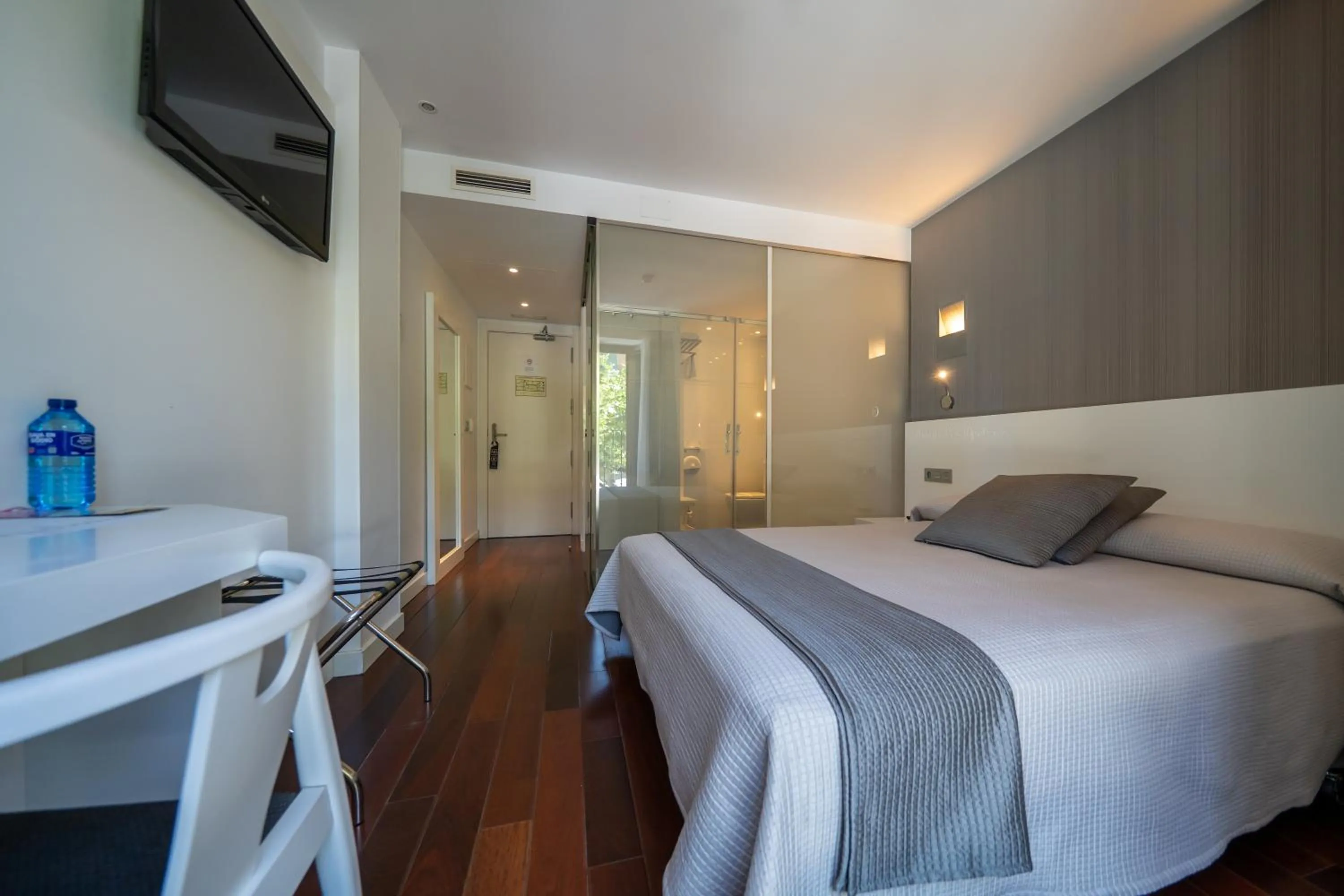 Bed in Hotel Apolonia Soria